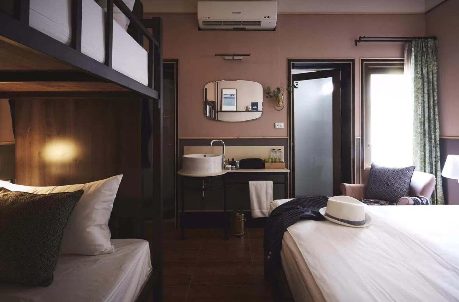 Bathroom, Bed in Josh Hotel