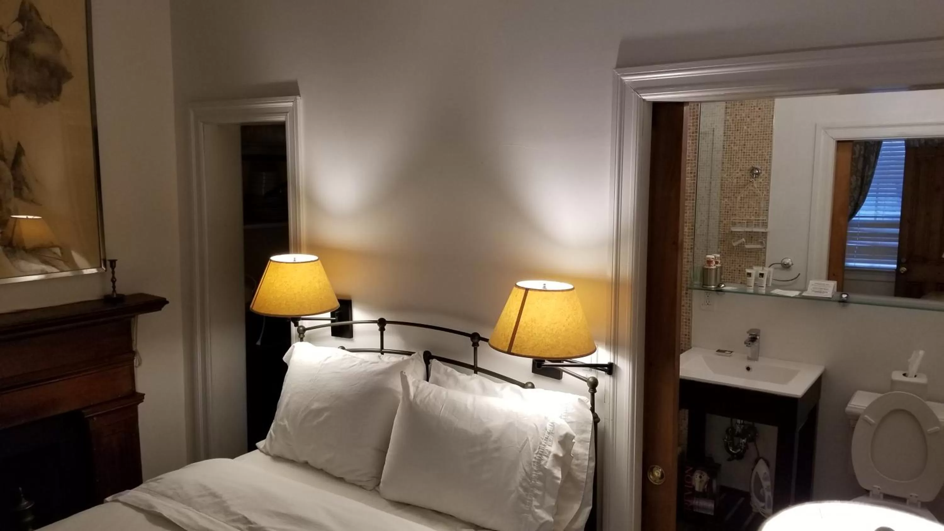 Photo of the whole room, Bed in Incentra Village Hotel