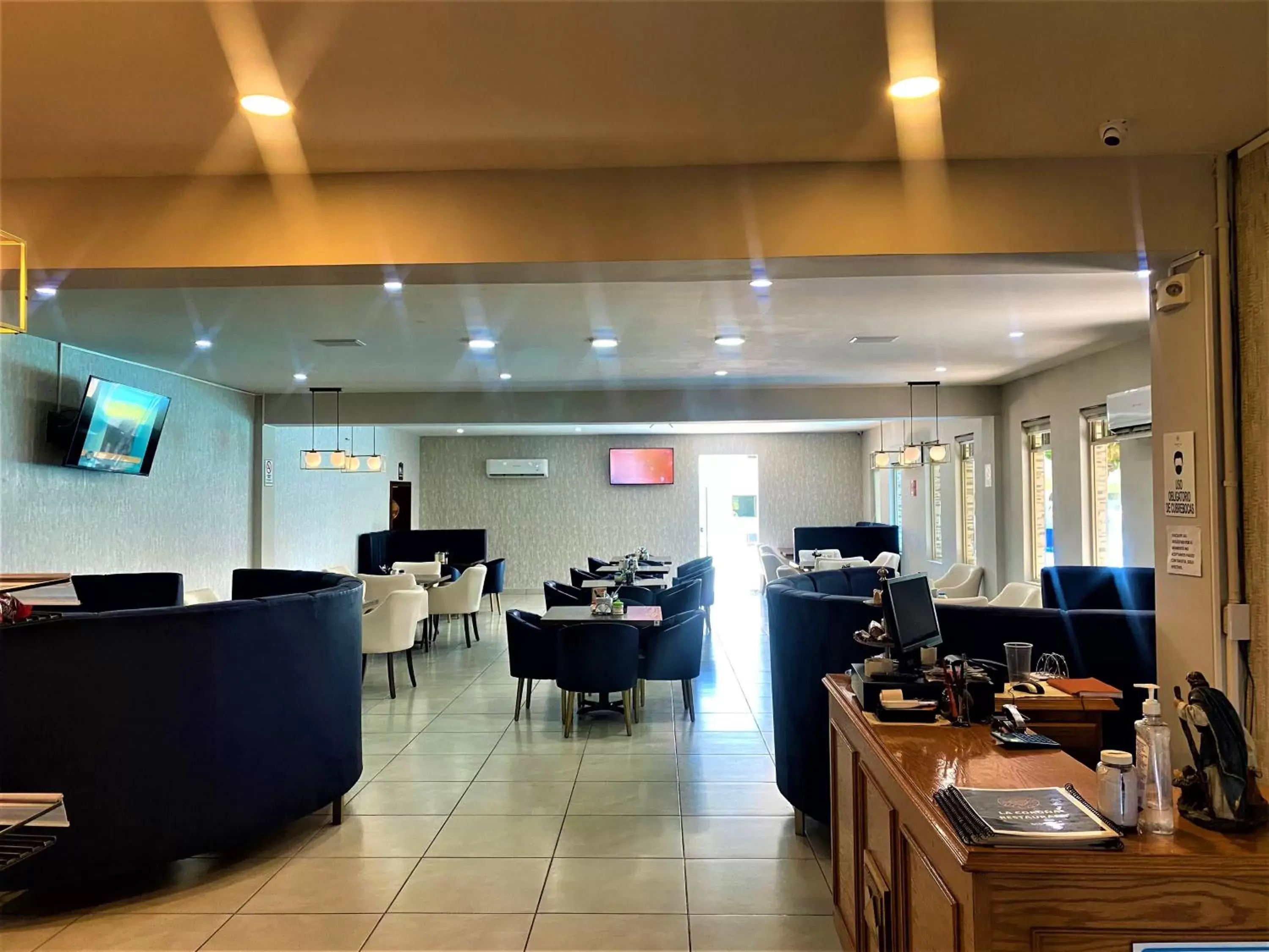 Lobby or reception, Restaurant/Places to Eat in KAVIA MEOQUI HOTEL & SUITES