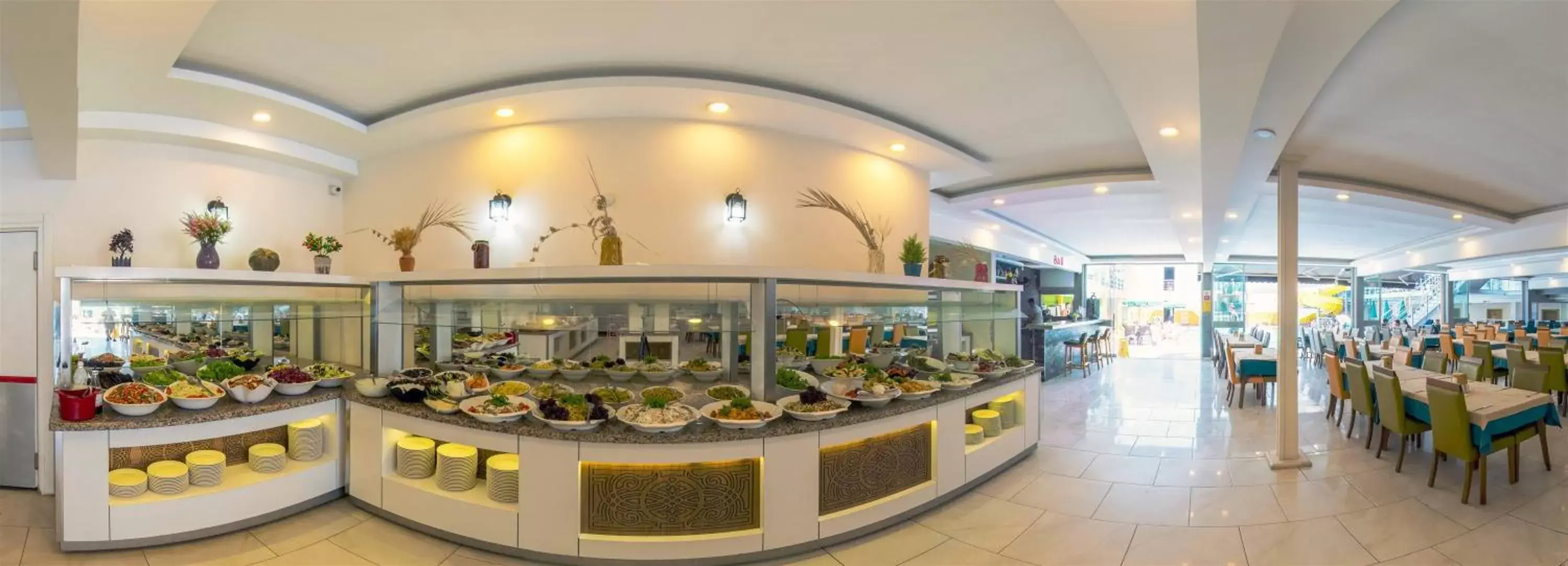 Restaurant/places to eat in Arsi Enfi City Beach Hotel