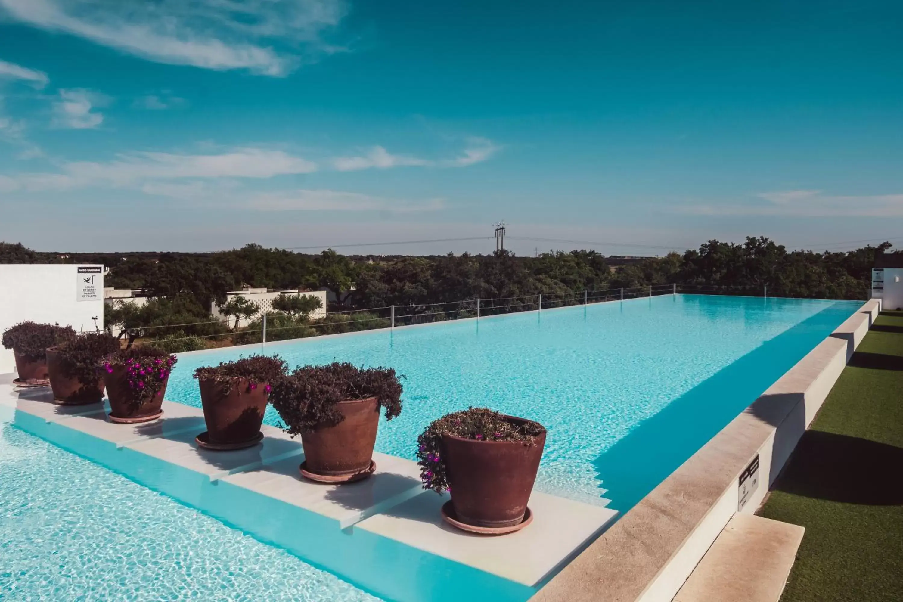 Swimming Pool in ECORKHOTEL Evora