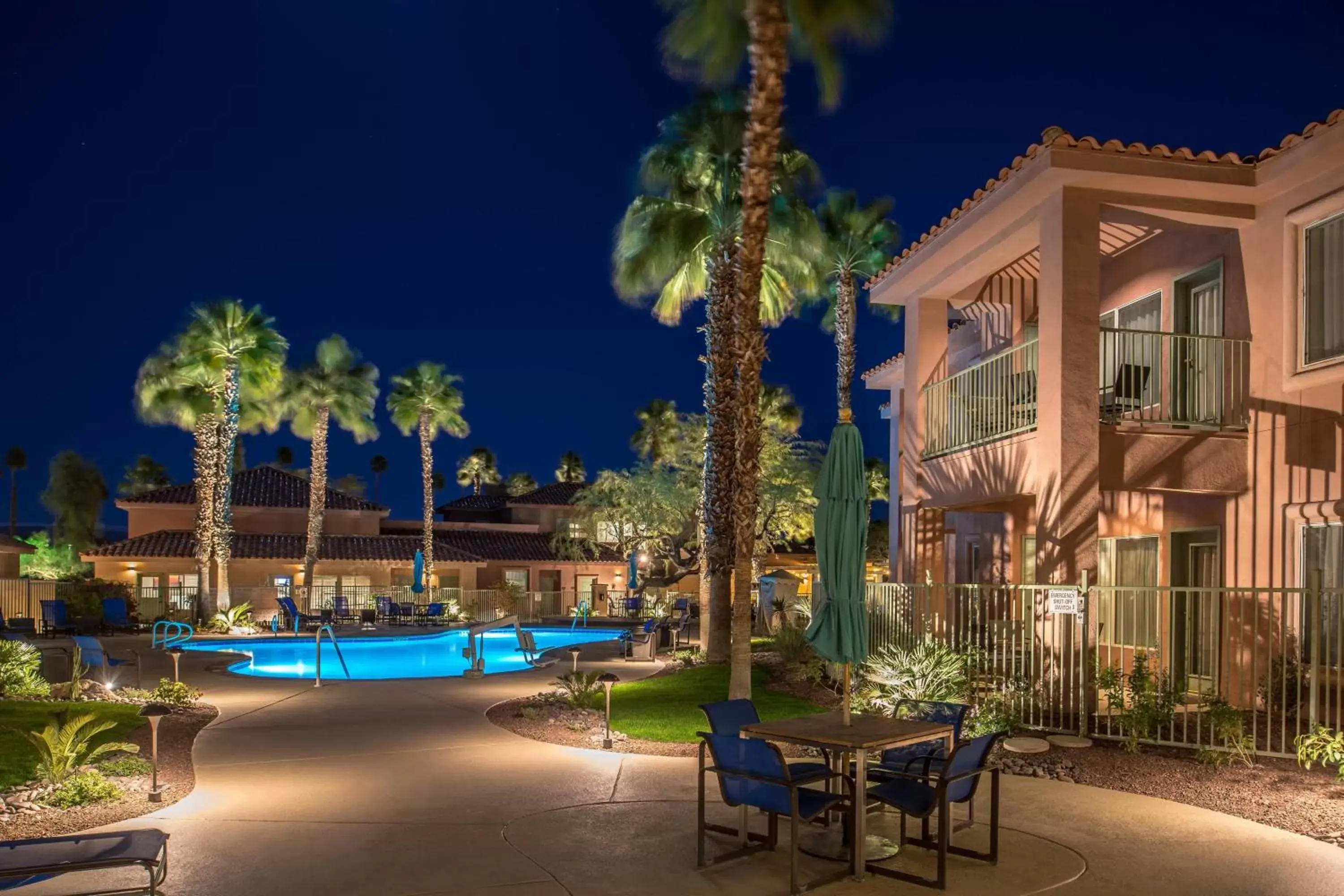 Swimming Pool in Residence Inn Palm Desert