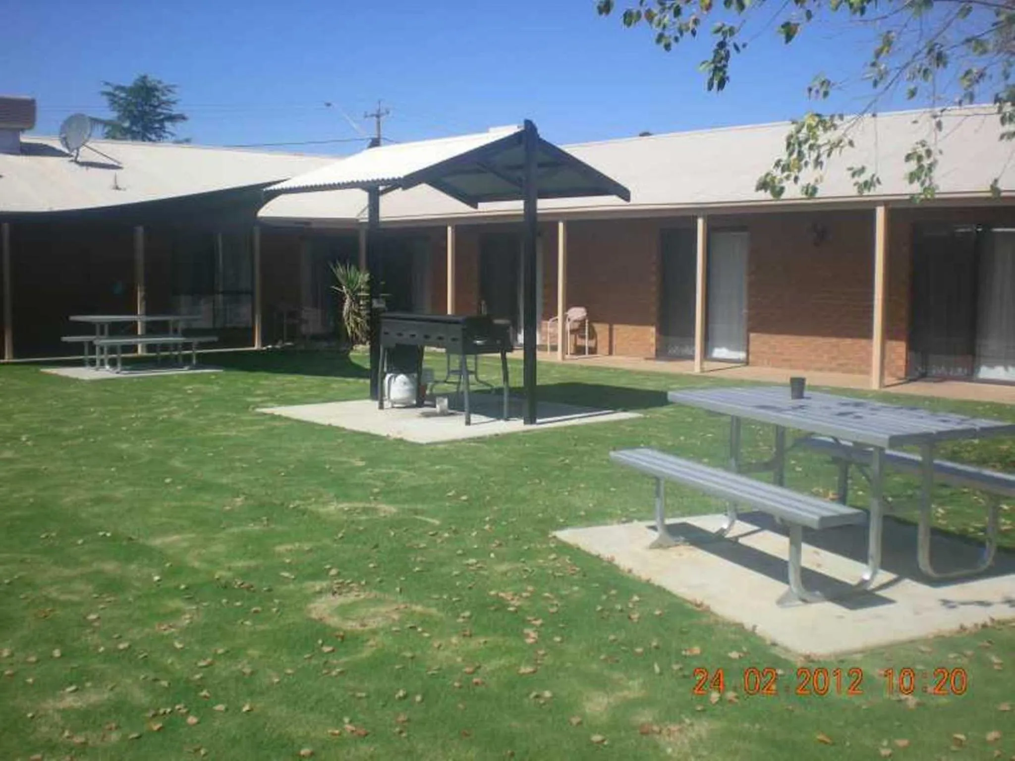 Facade/entrance in Ashleigh Court Motor Inn