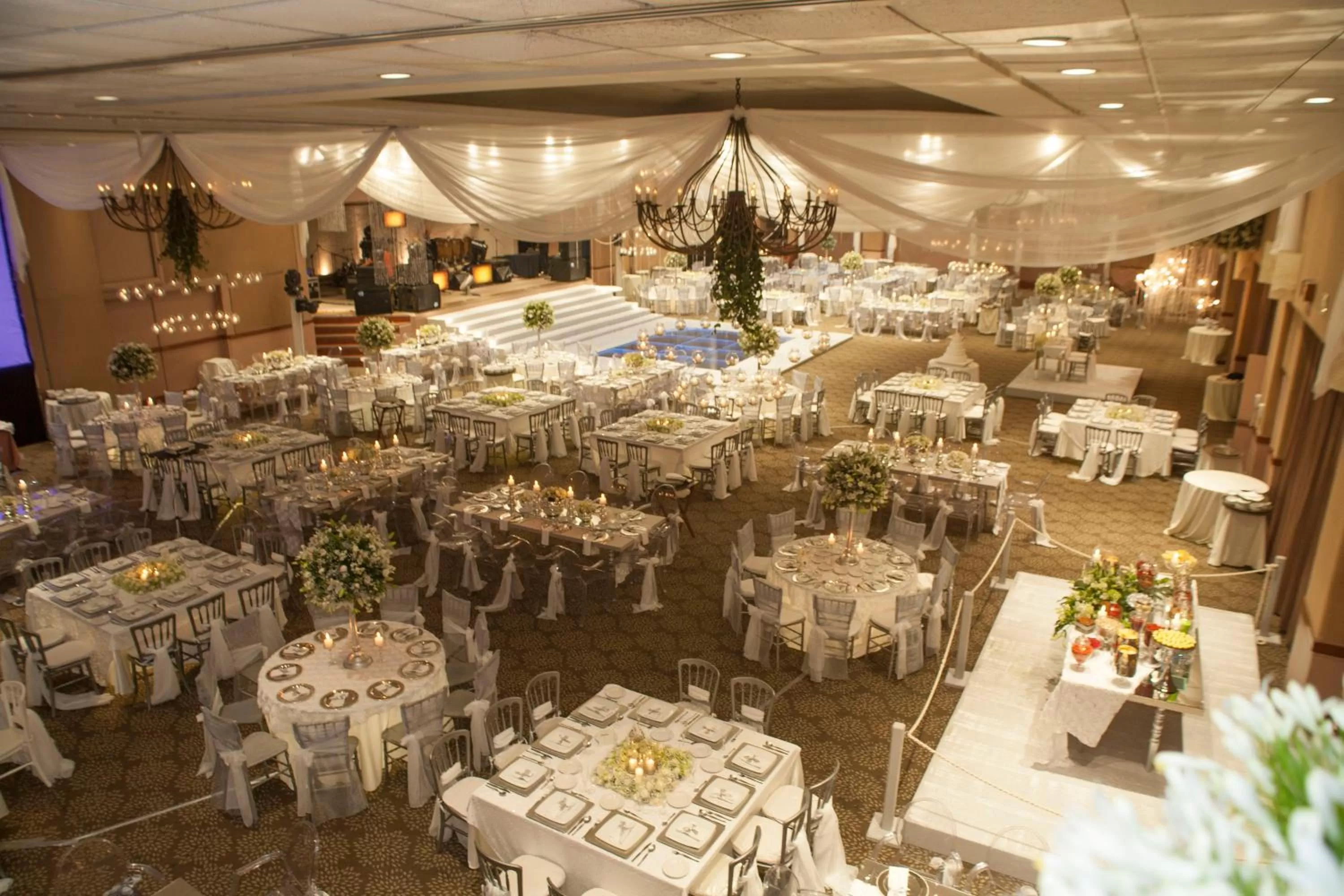 Business facilities in Hotel Fortin Plaza