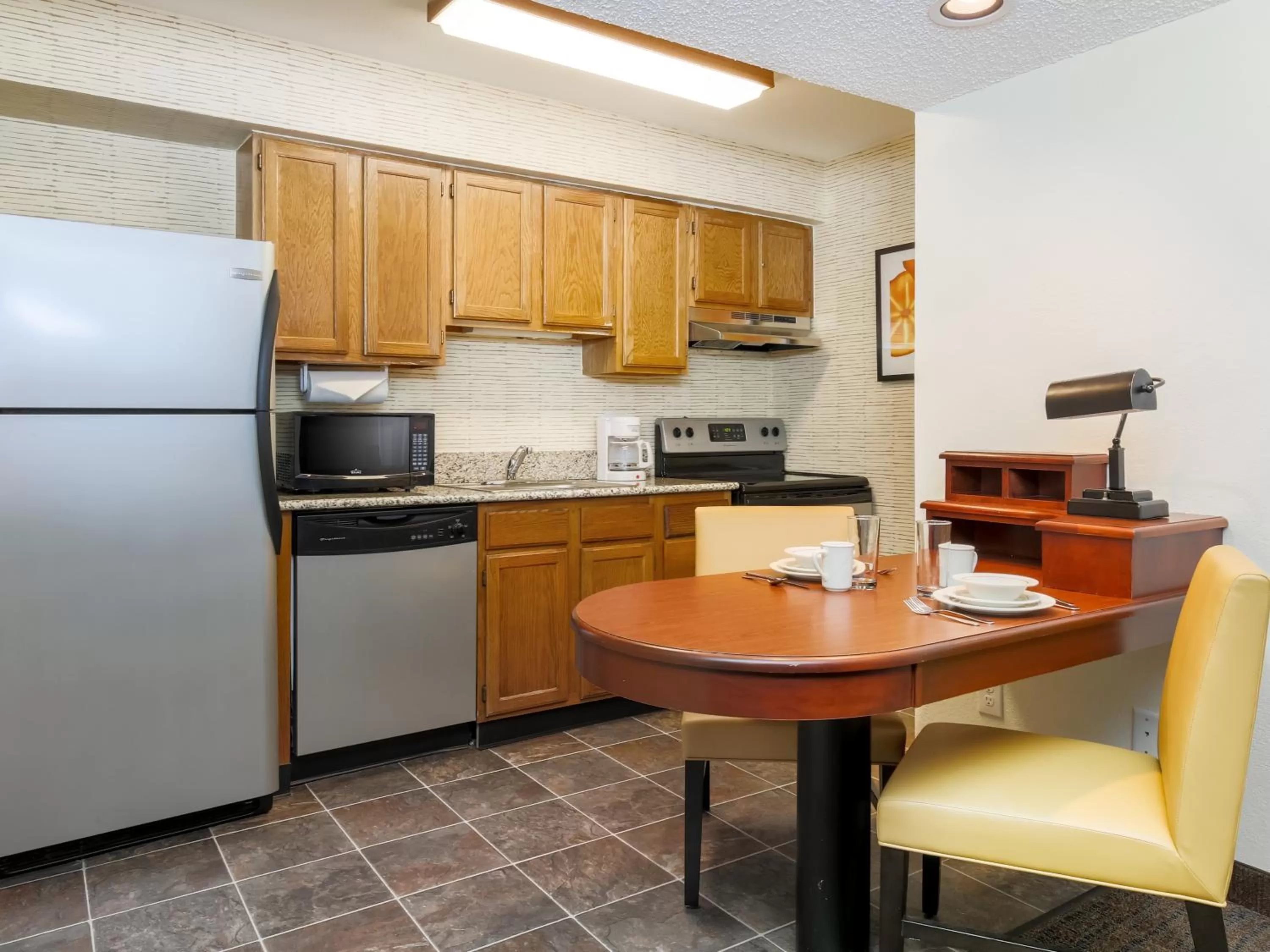 Kitchen or kitchenette in Hawthorn Suites by Wyndham Tinton Falls