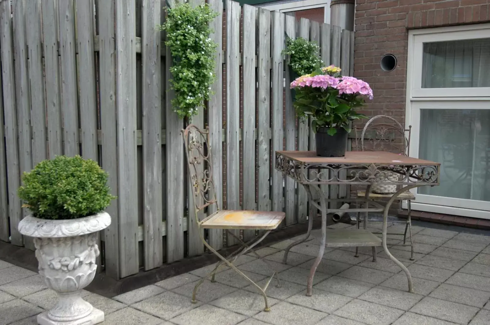 Patio in B&B Posthoorn