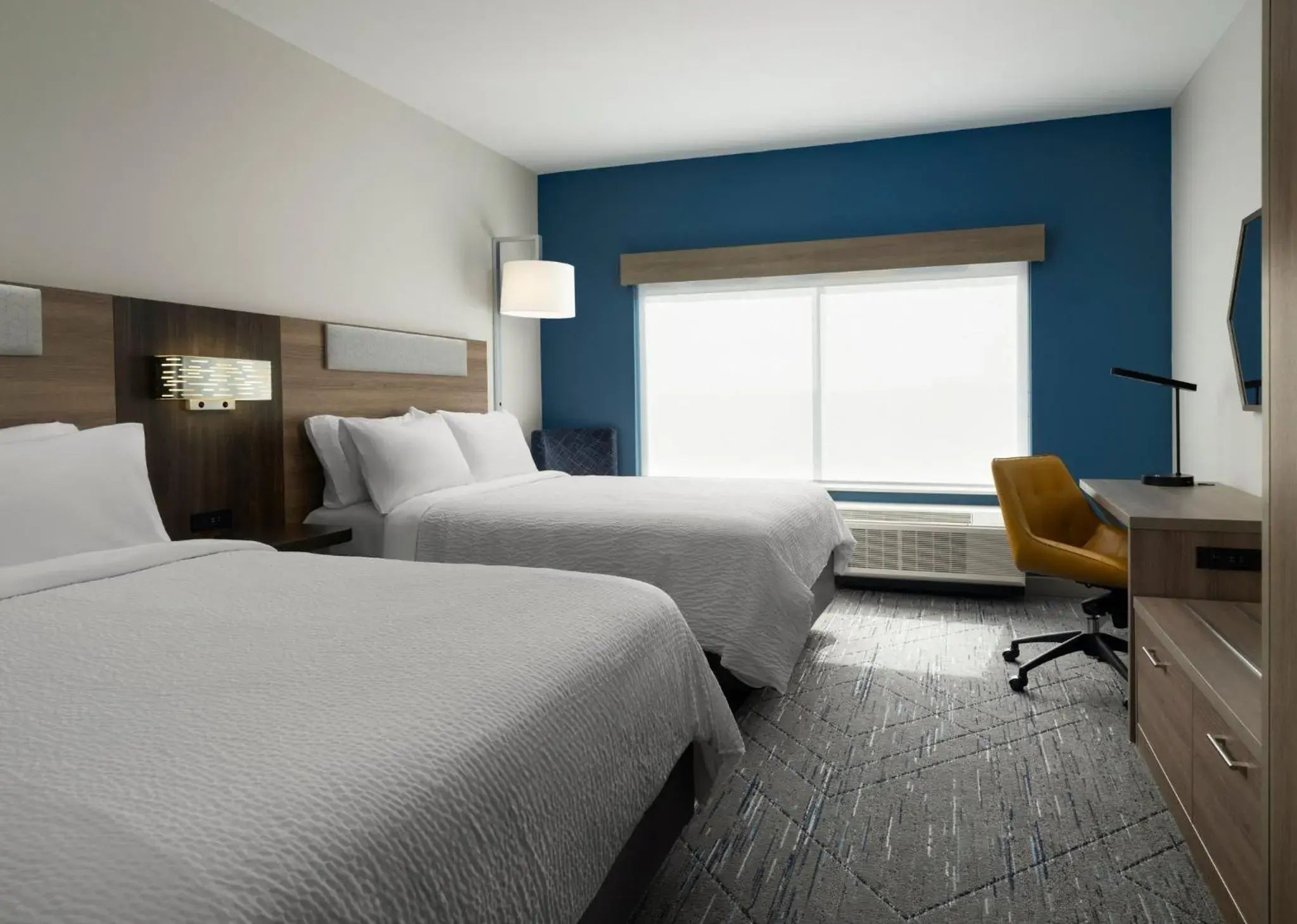 Photo of the whole room, Bed in Holiday Inn Express & Suites Lima, an IHG Hotel