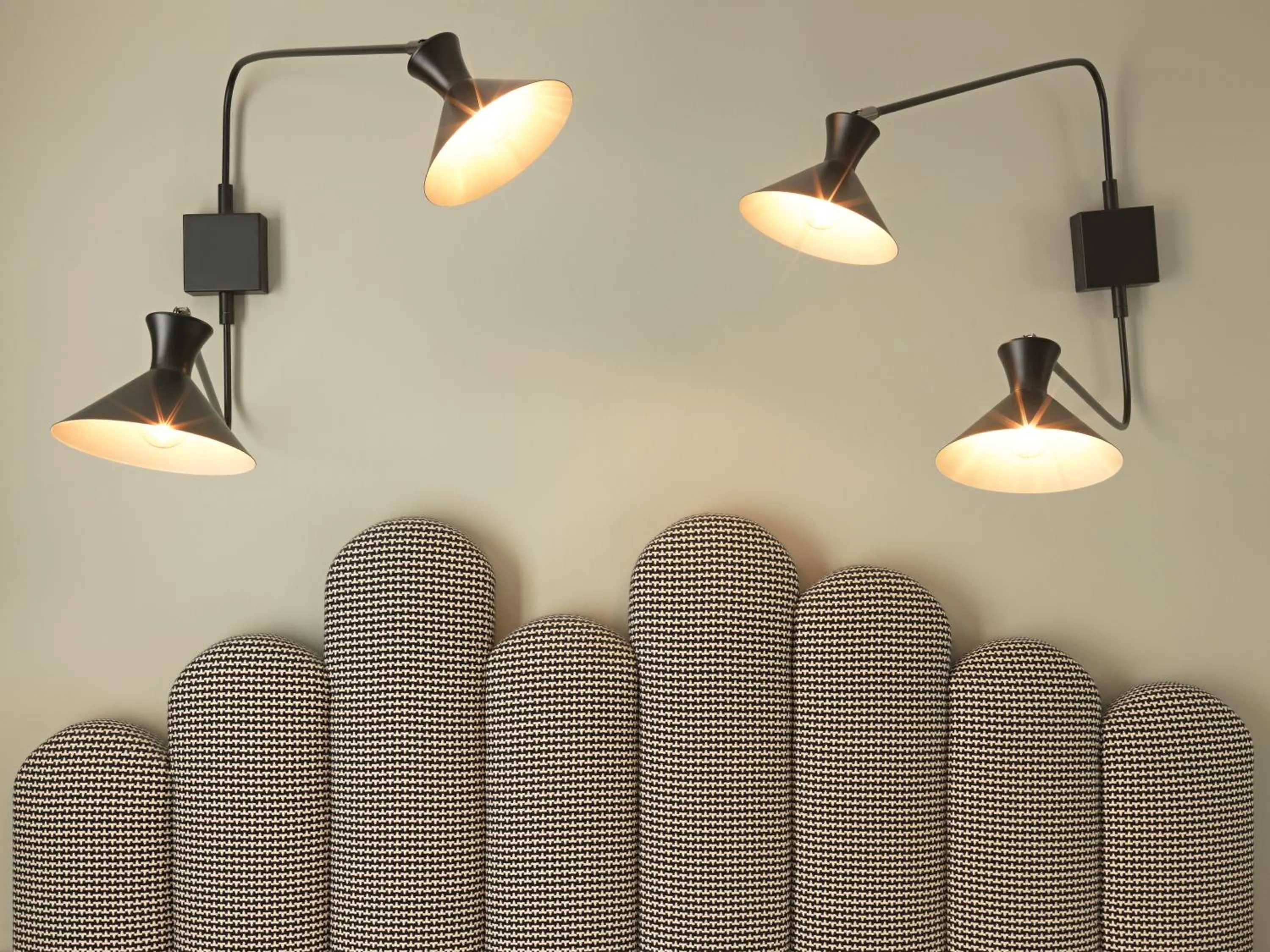 Bed in Hotel Paradis