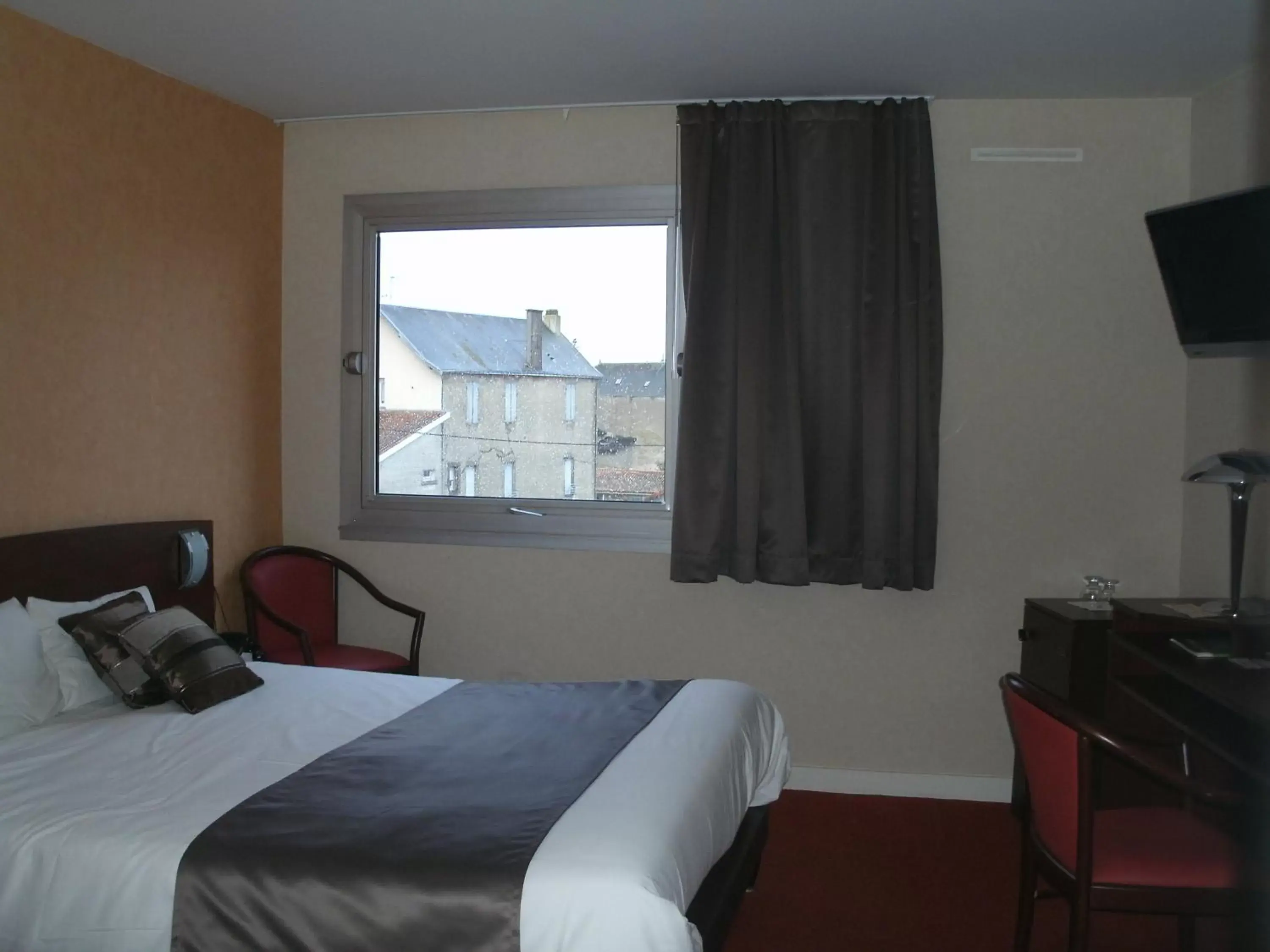 Day, Bed in Cit'Hotel Saint Jacques