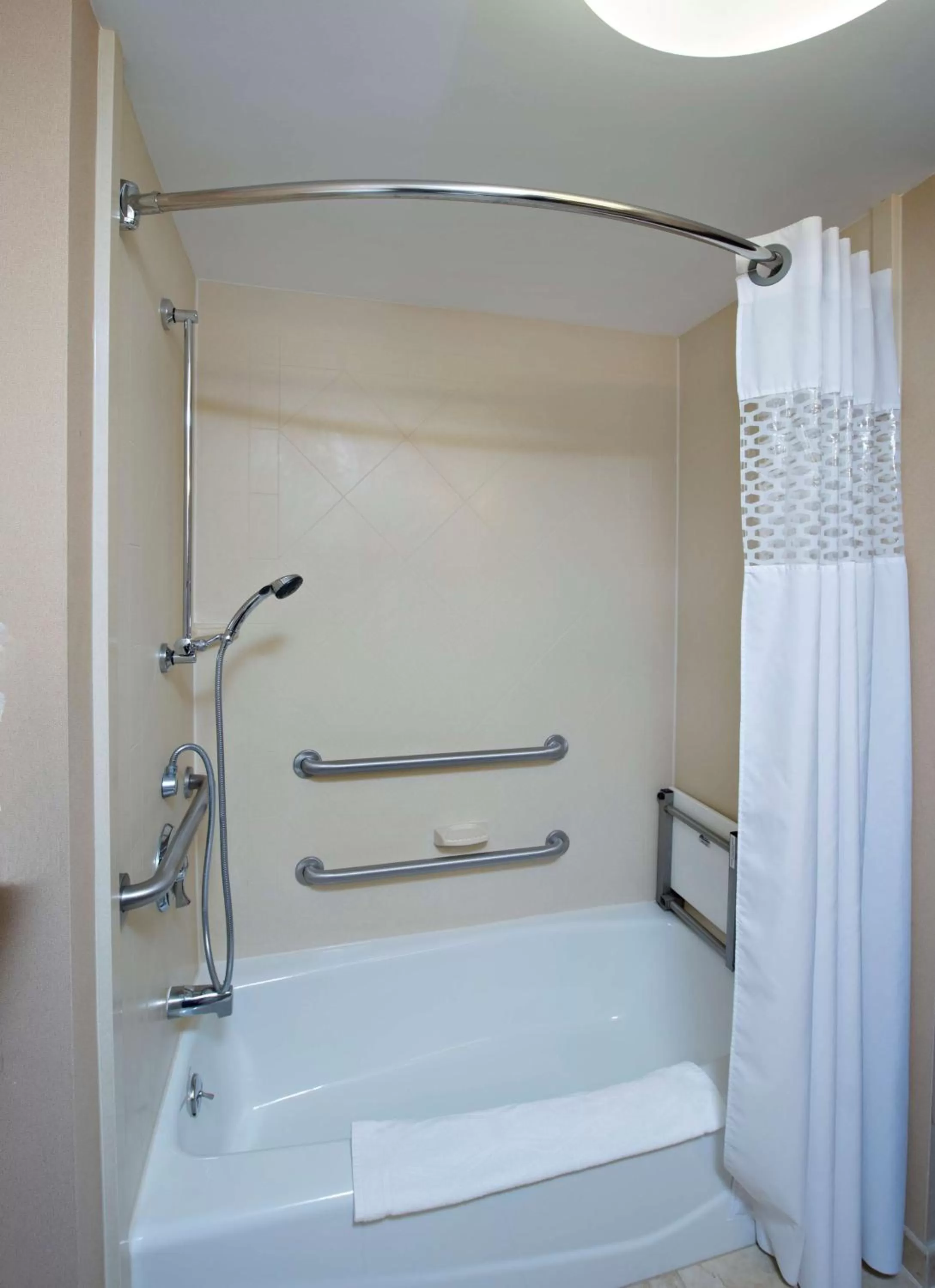 Bathroom in Hampton Inn Bennington