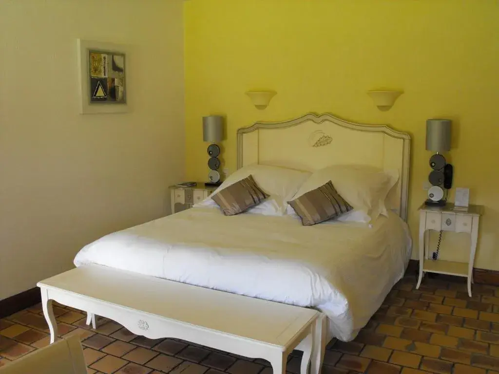 Bed in L'Oree des Chenes, The Originals Relais (Relais du Silence)