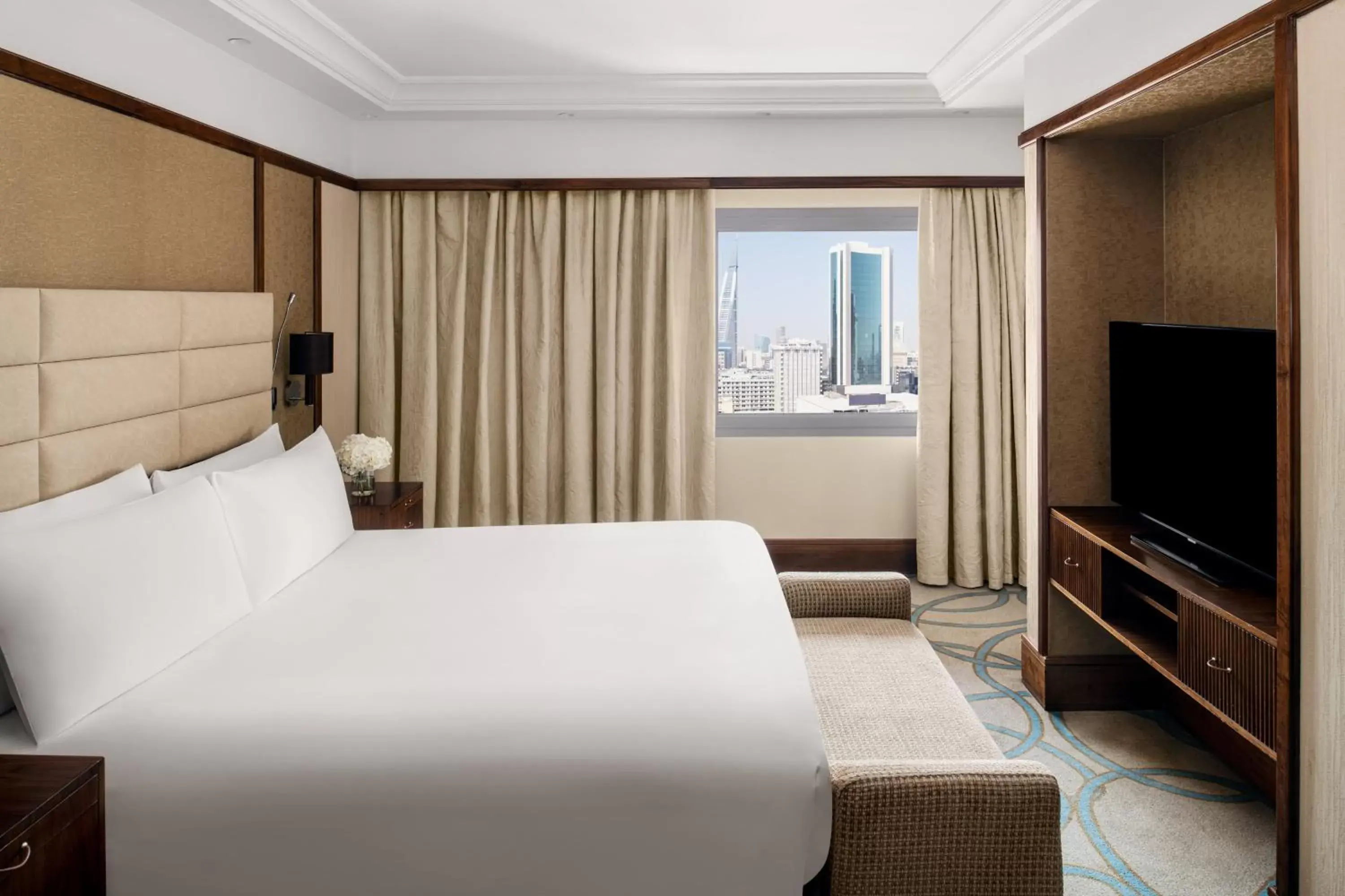 Photo of the whole room, Bed in InterContinental Regency Bahrain, an IHG Hotel