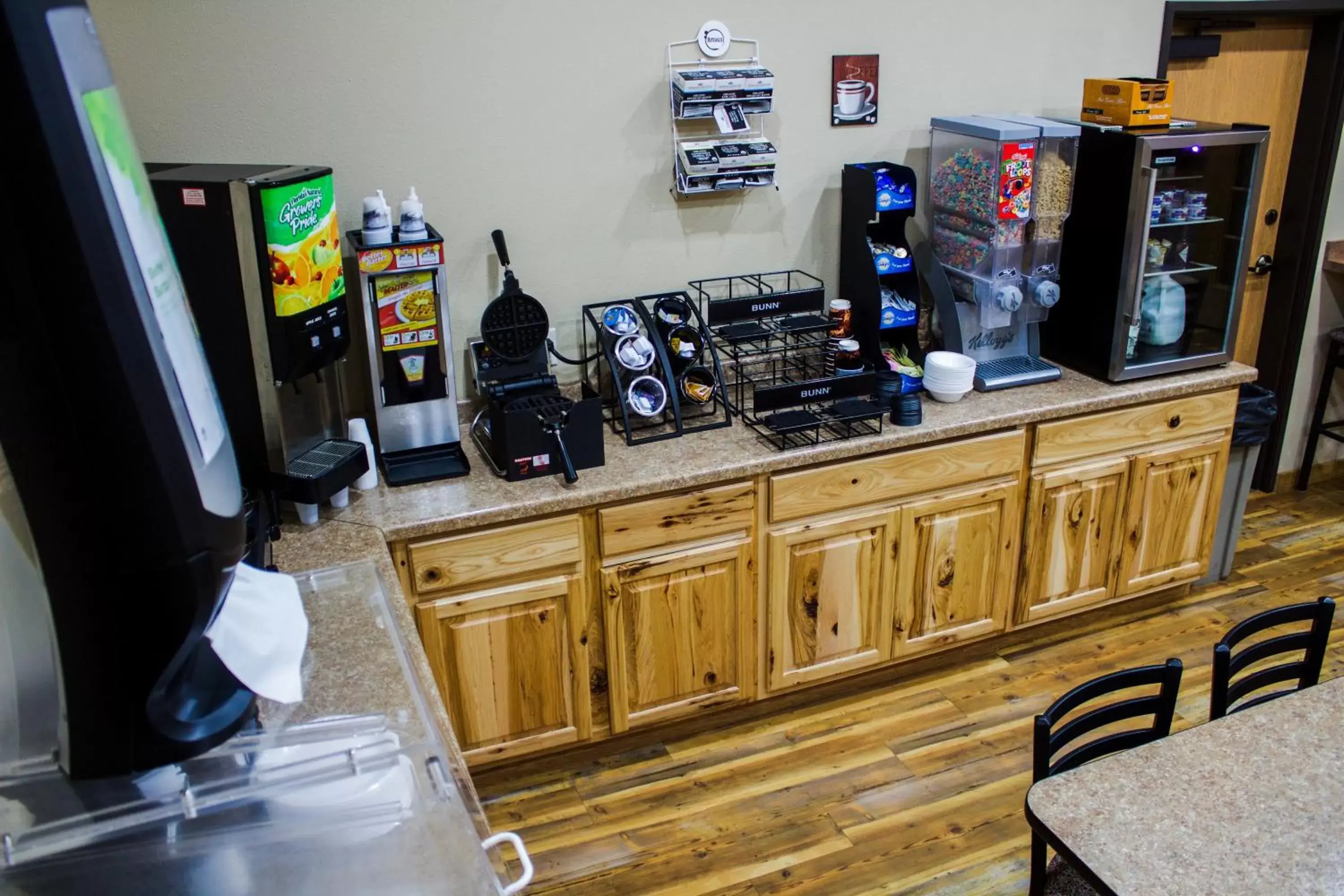 Coffee/tea facilities in Bowman Lodge & Convention Center