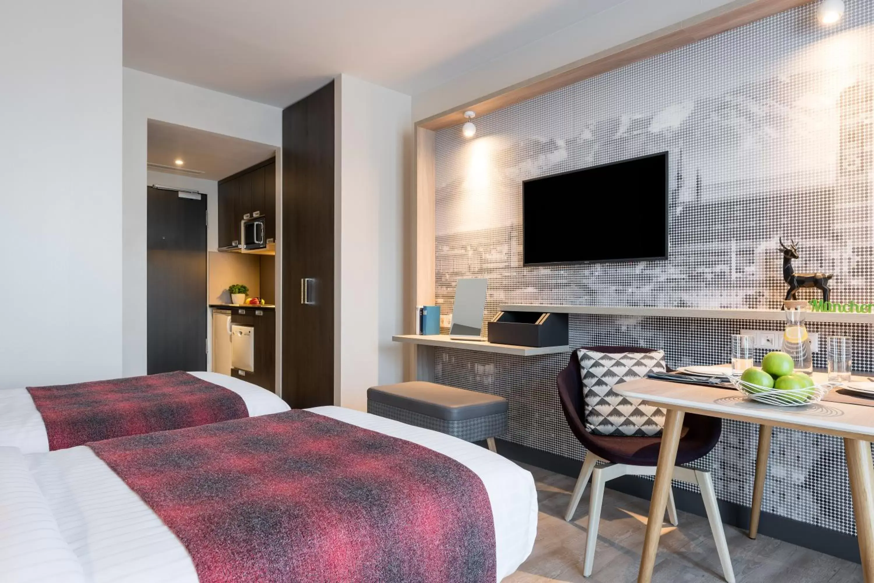 Kitchen or kitchenette, Bed in Citadines Arnulfpark Munich Kitchen or kitchenette, Bed in Citadines Arnulfpark Munich