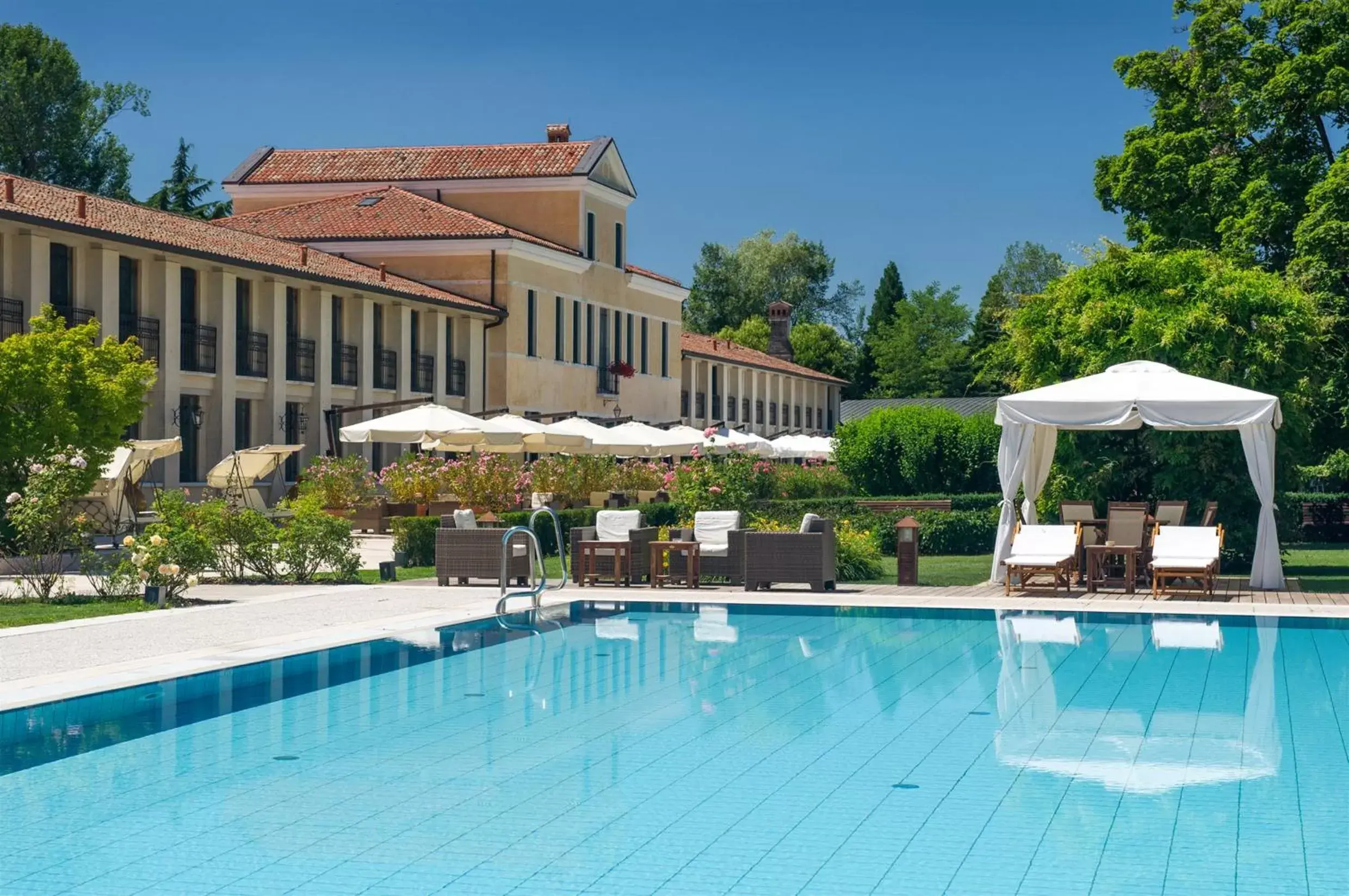 Swimming Pool in Relais Monaco Country Hotel & Spa