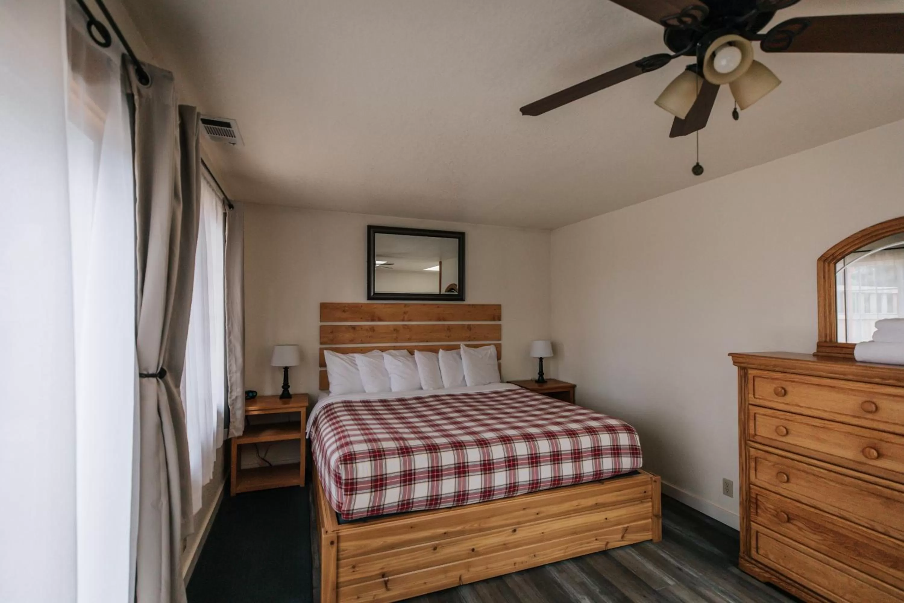 Bed in View Crest Lodge