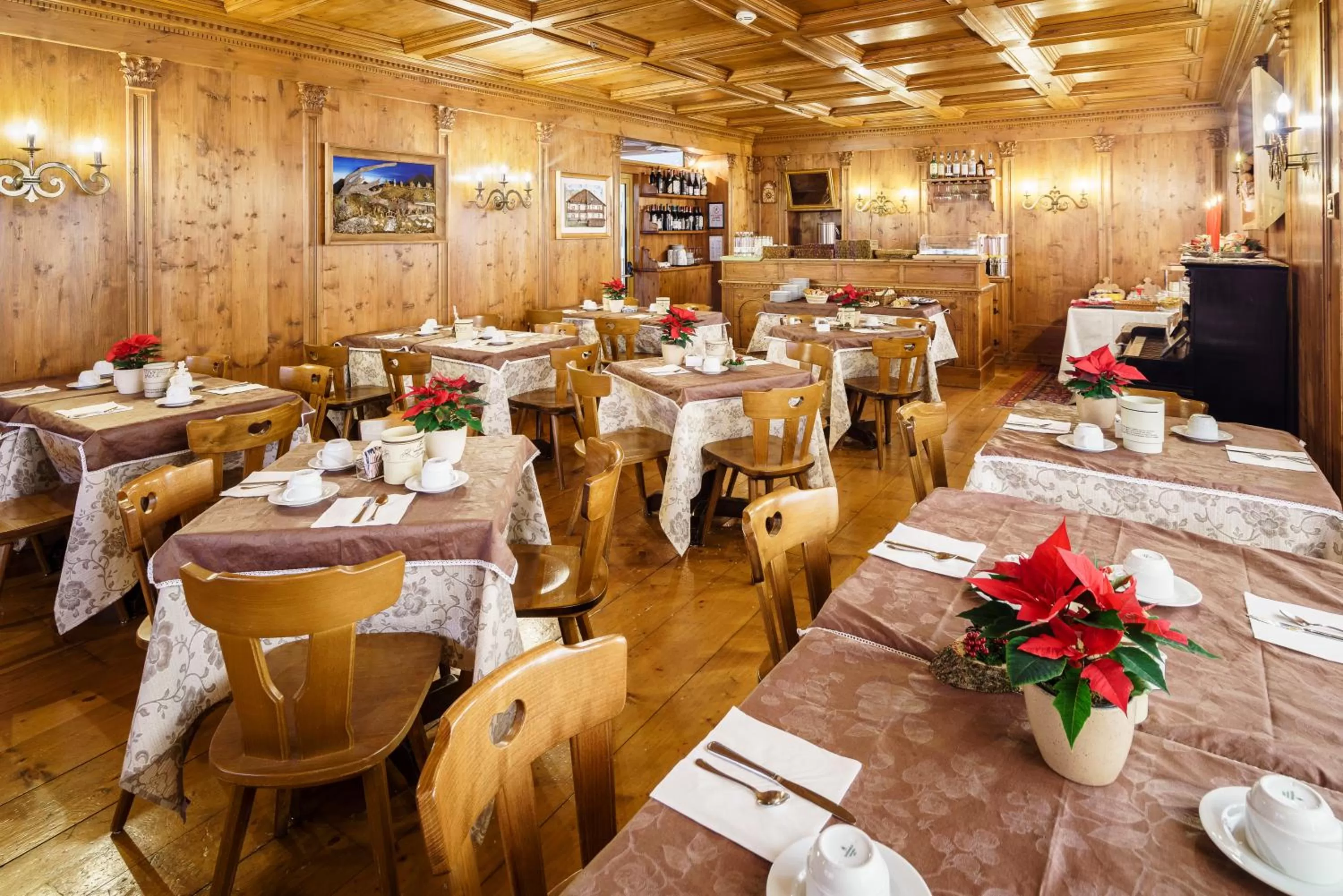 Restaurant/places to eat in Hotel Aquila