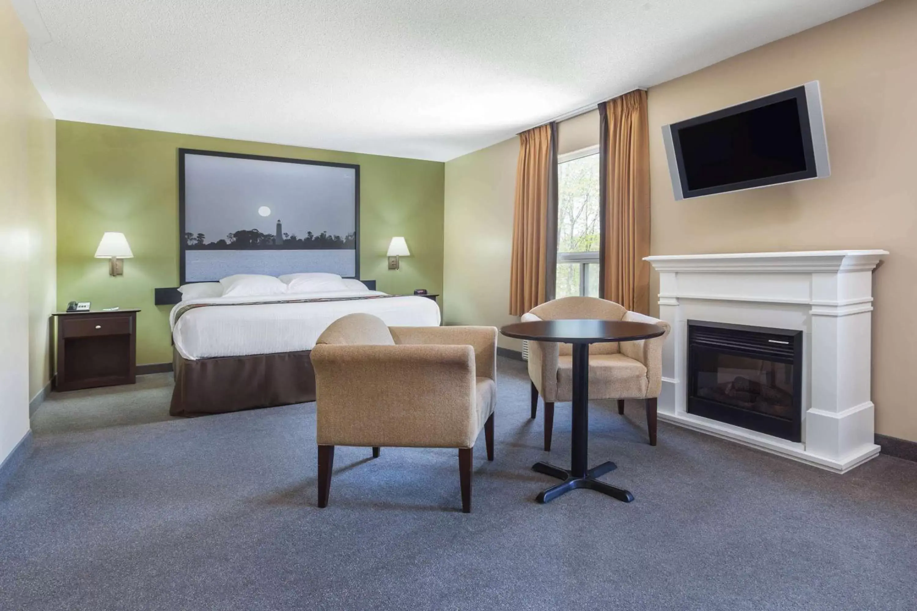 Photo of the whole room, Bed in Super 8 by Wyndham Midland