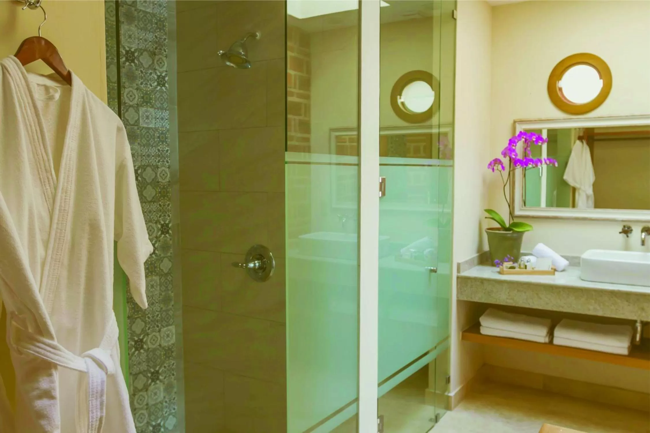 Hotel Lindo Ajijic Bed & Breakfast