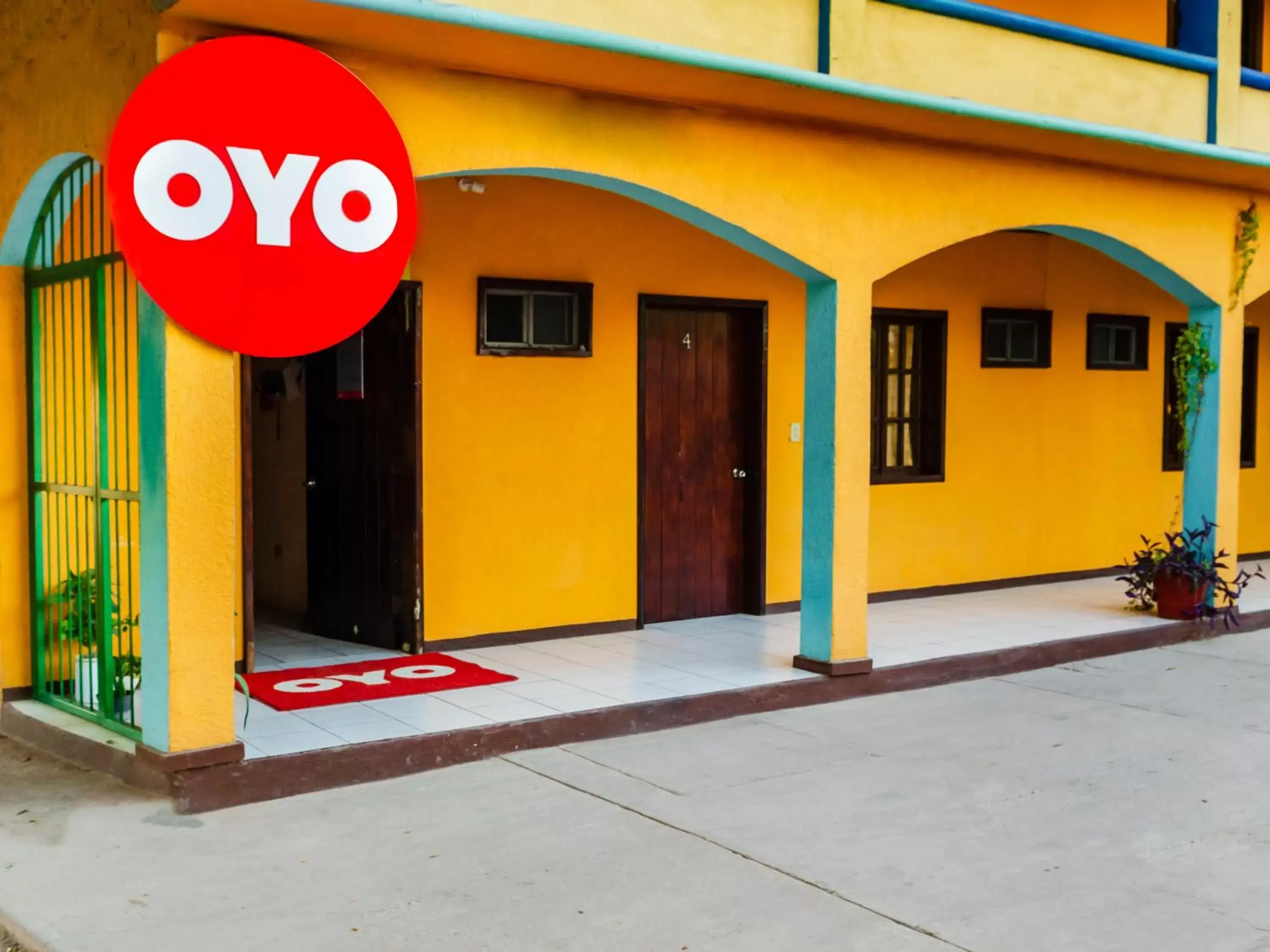 Facade/entrance in OYO Hotel Miramar, Loreto