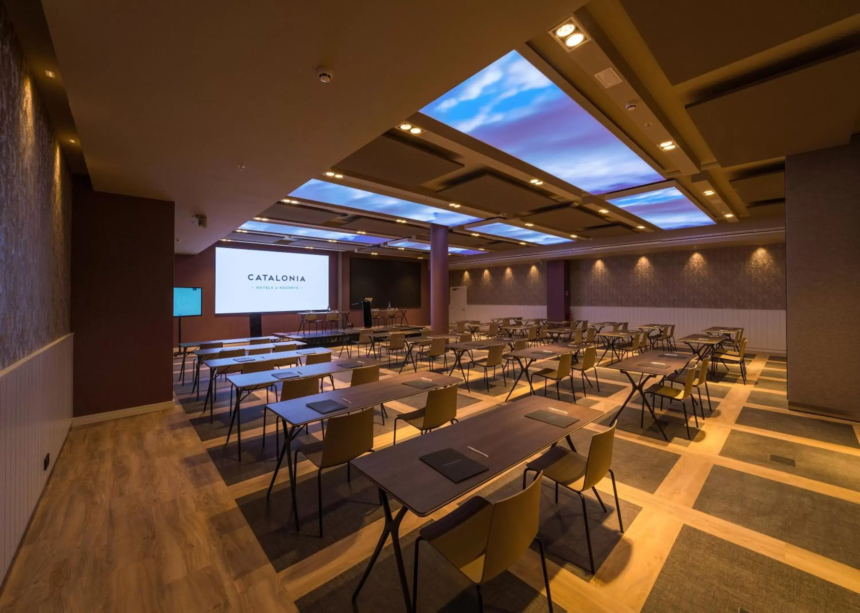 Meeting/conference room, Restaurant/Places to Eat in Catalonia Donosti