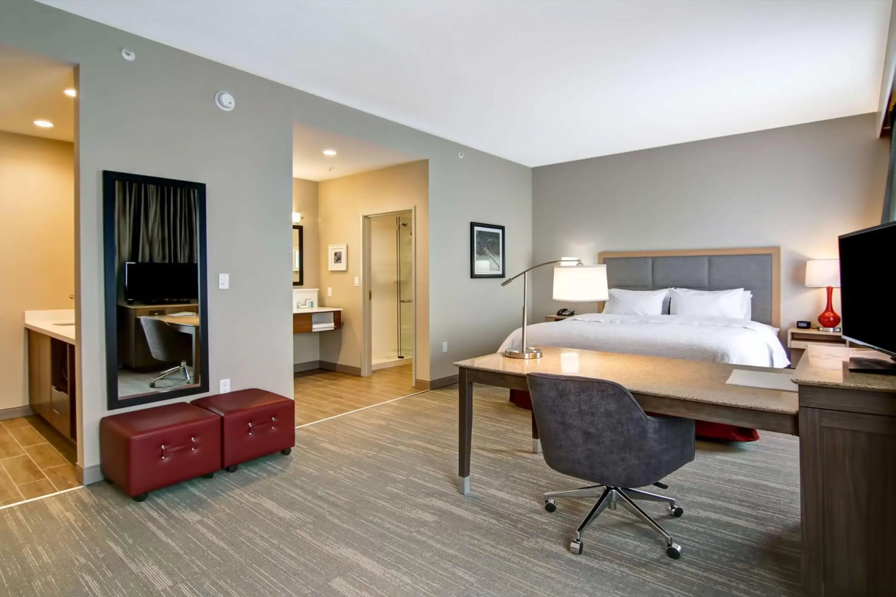 Bedroom in Hampton Inn & Suites by Hilton Grande Prairie