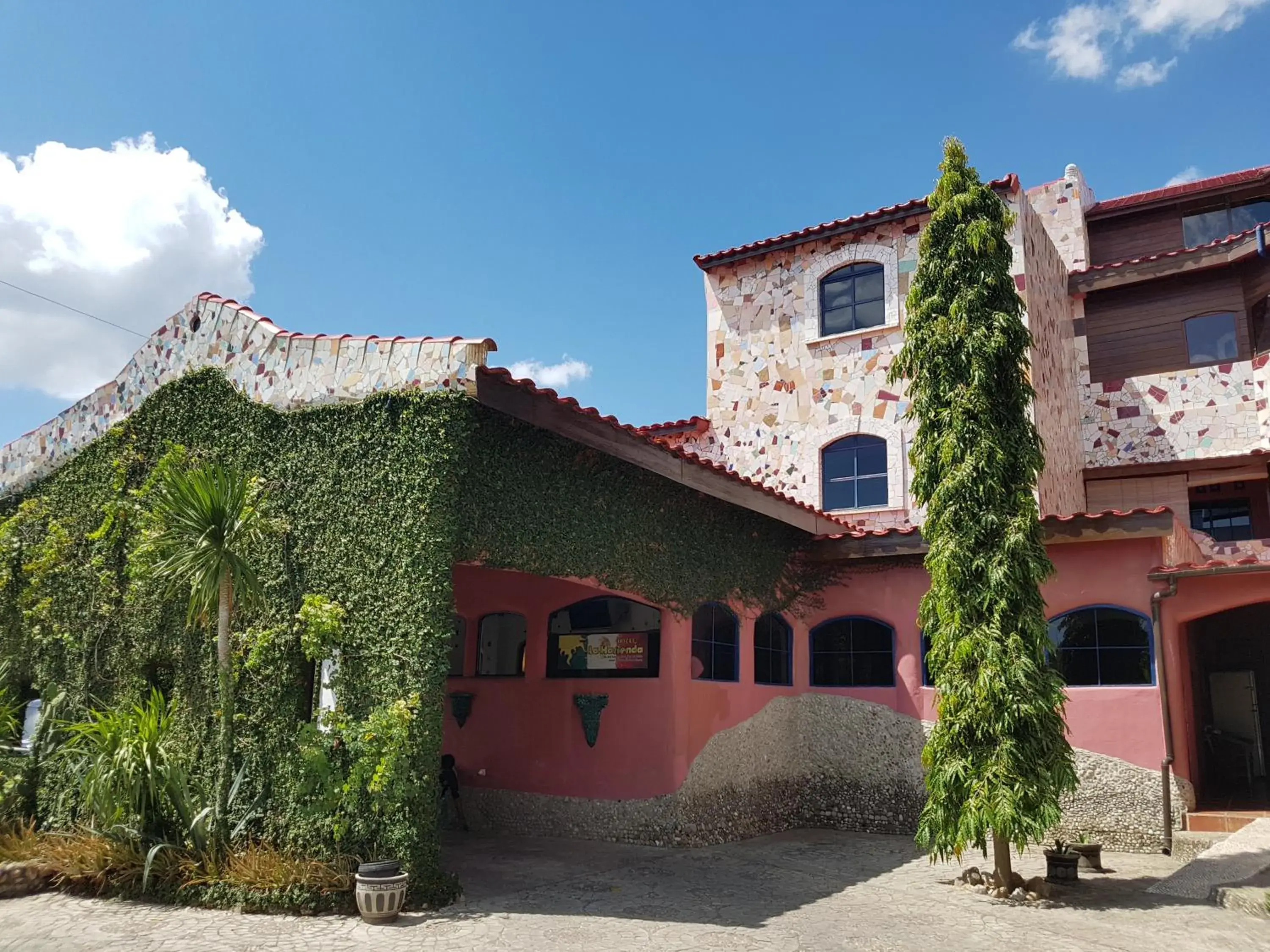 Property Building in Hotel La Hasienda