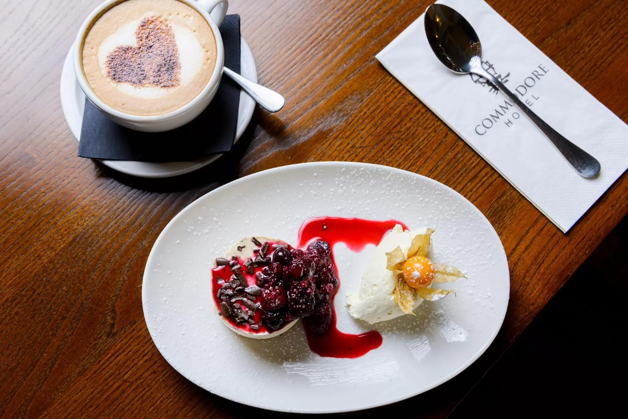 Food and drinks in Commodore Hotel