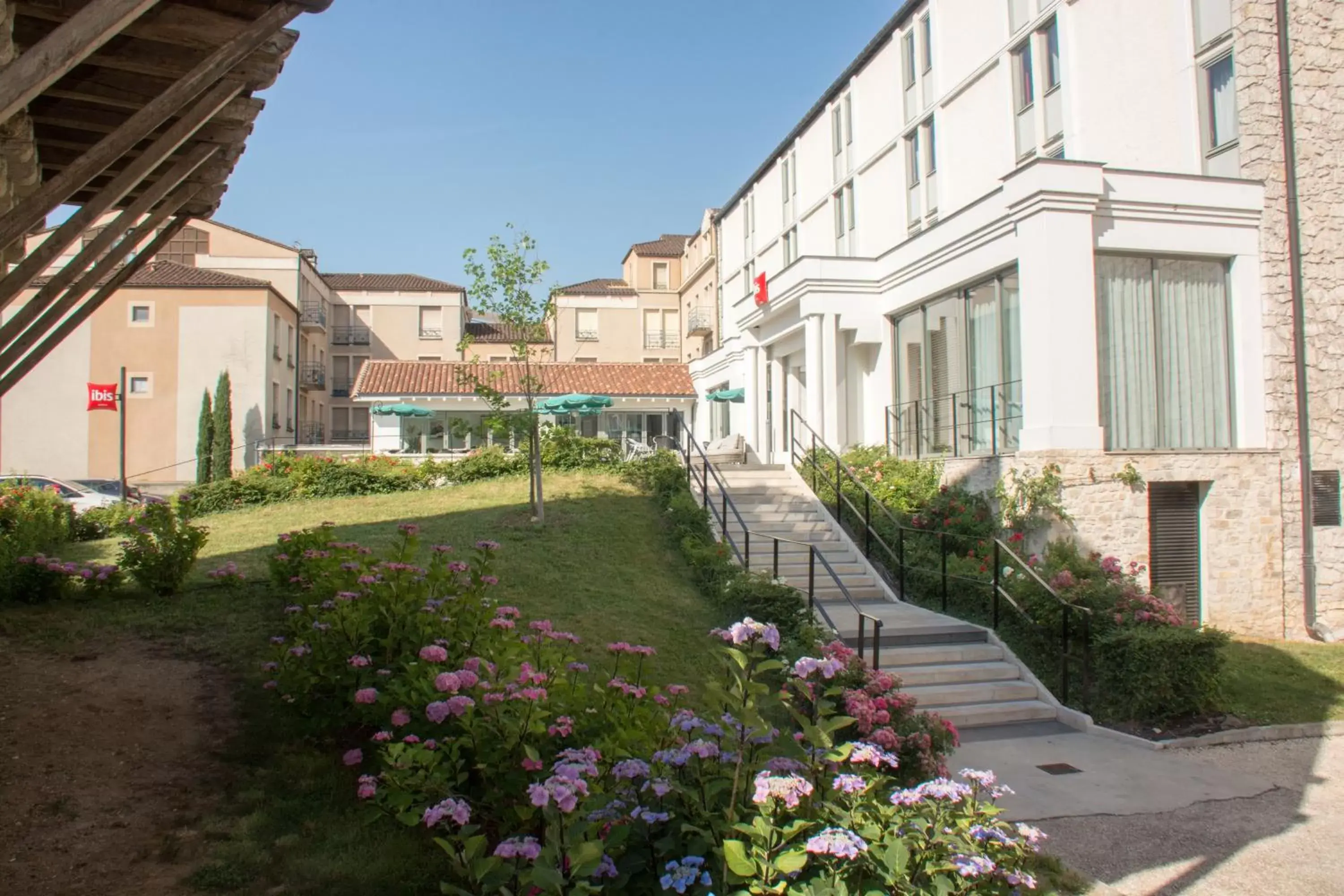 Property building in ibis Périgueux Centre