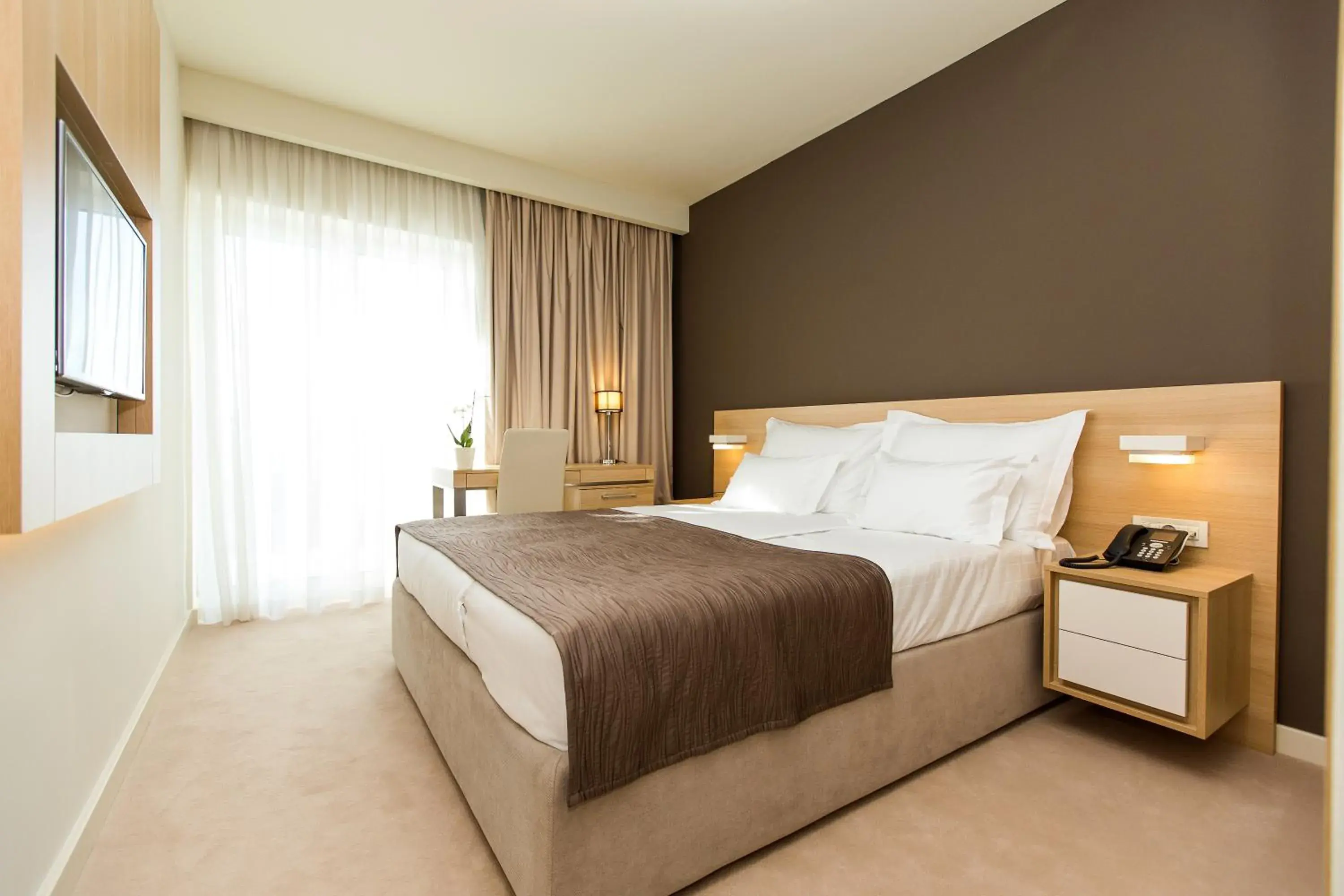 Bedroom, Bed in Hotel Crikvenica