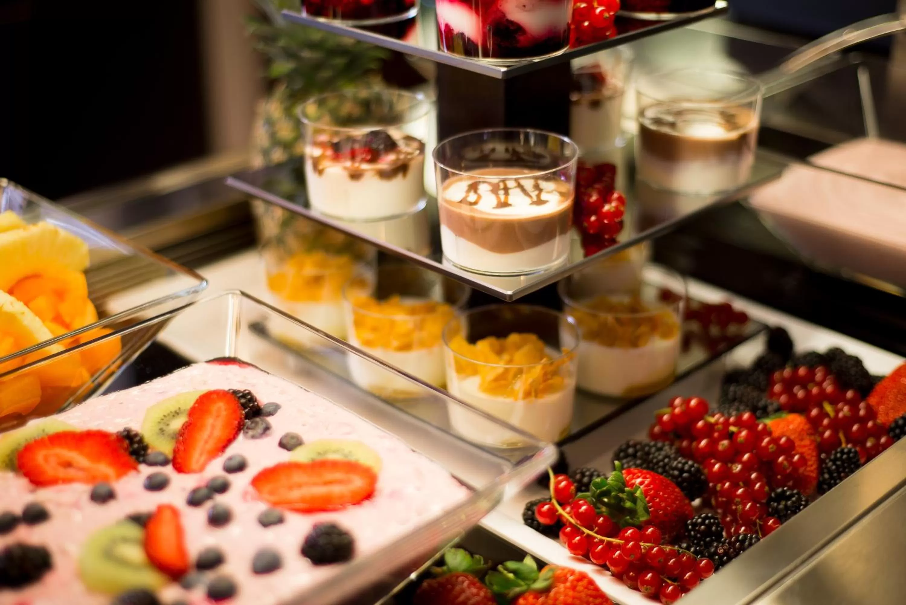 Restaurant/places to eat in Hotel Amaris