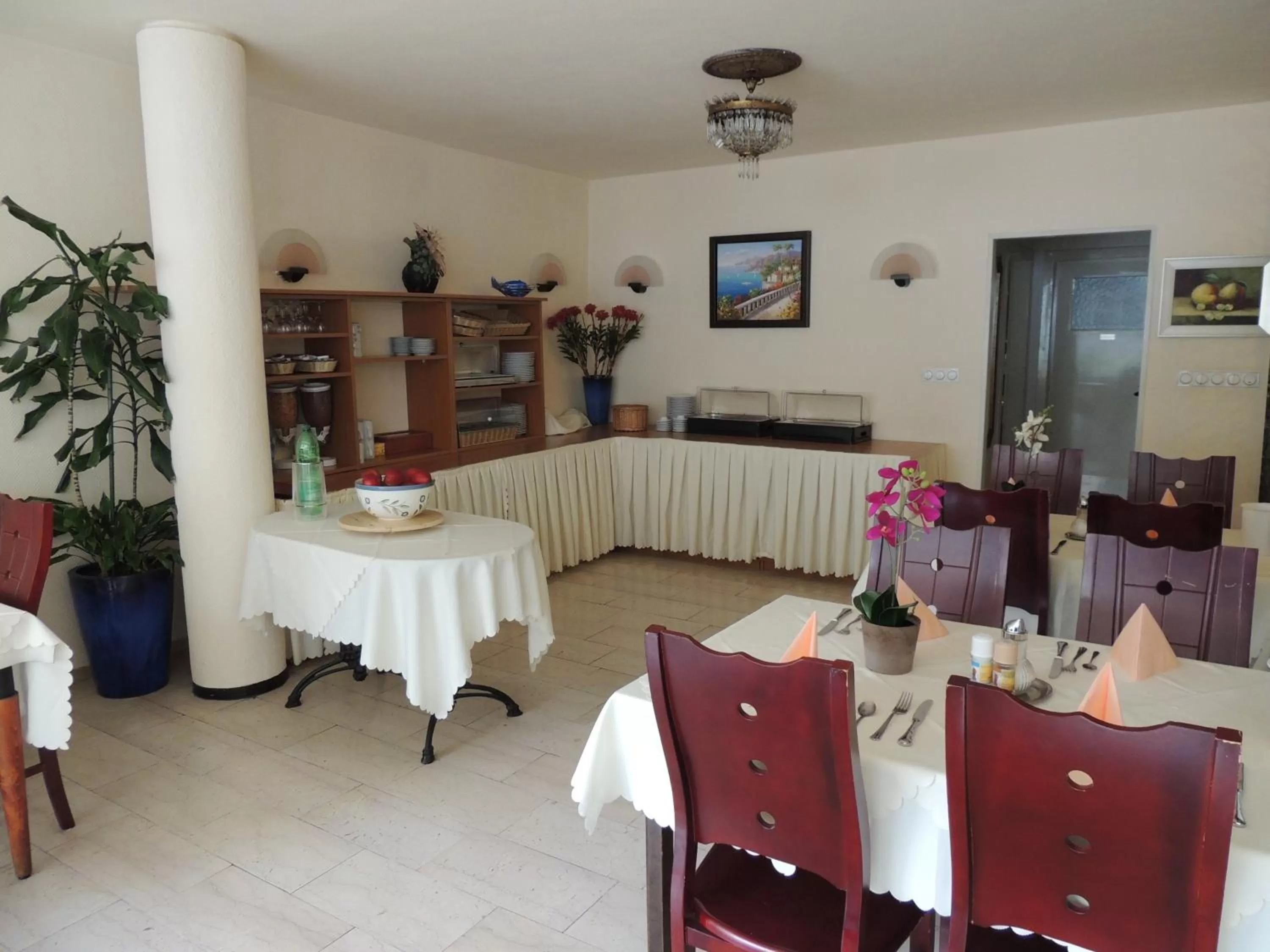 Restaurant/places to eat in Bahn-Hotel