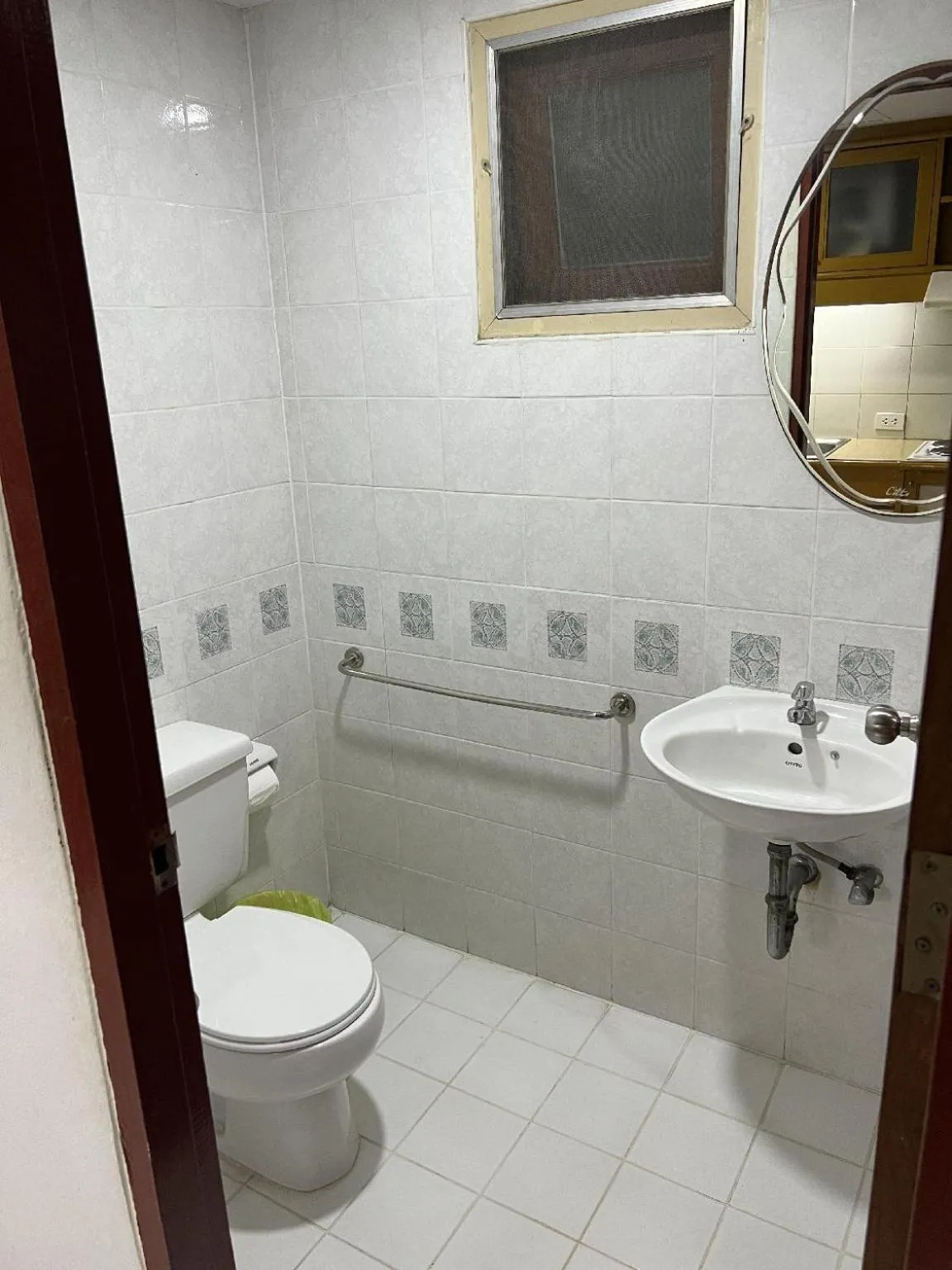 Bathroom in Mall Suites Hotel