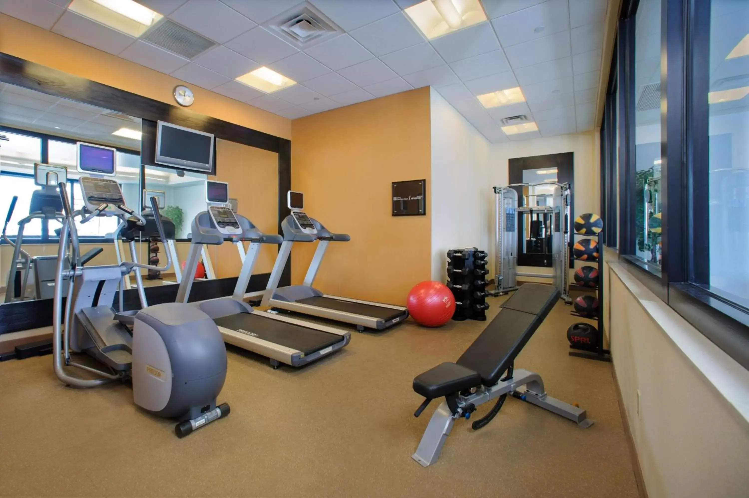 Fitness centre/facilities, Fitness Center/Facilities in Hilton Garden Inn Portland Downtown Waterfront