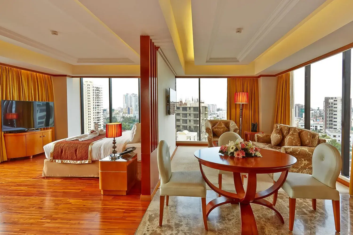 Dining area, Seating Area in Six Seasons Hotel