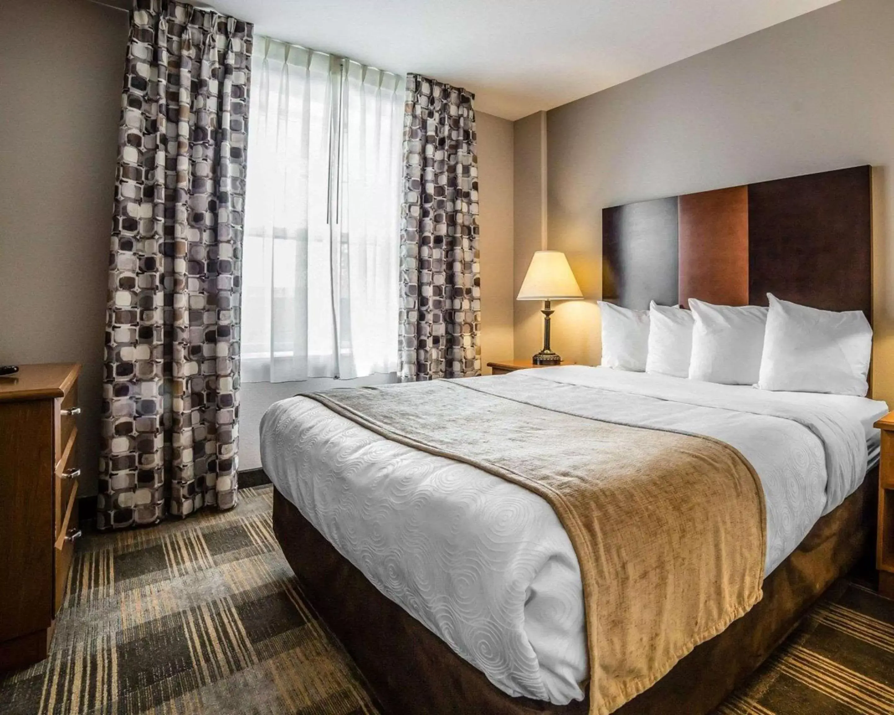 Bedroom, Bed in MainStay Suites Casper Bedroom, Bed in MainStay Suites Casper