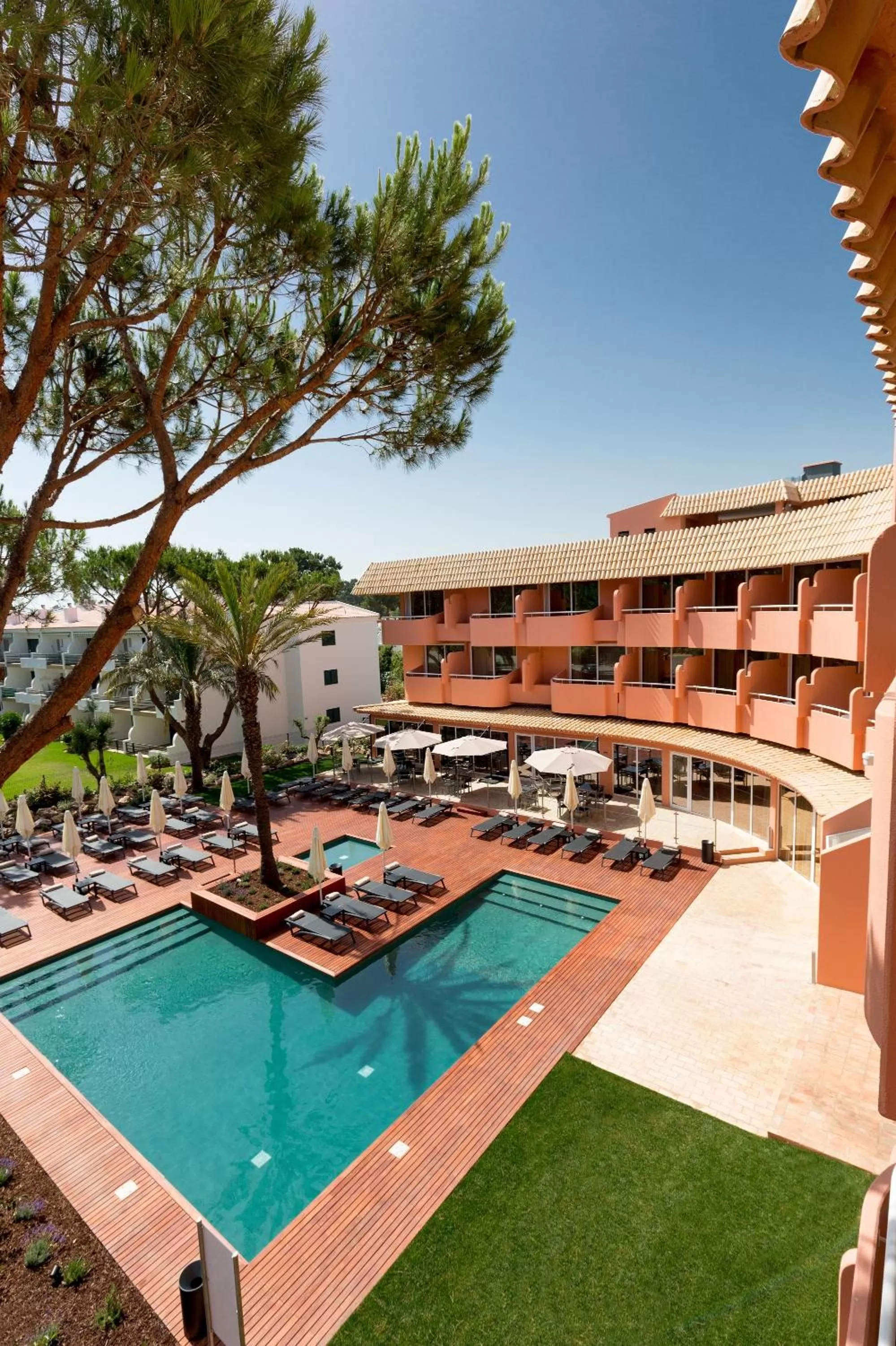 Garden Pool View Room (2 Adults + 1 Child)    in Vilamoura Garden Hotel