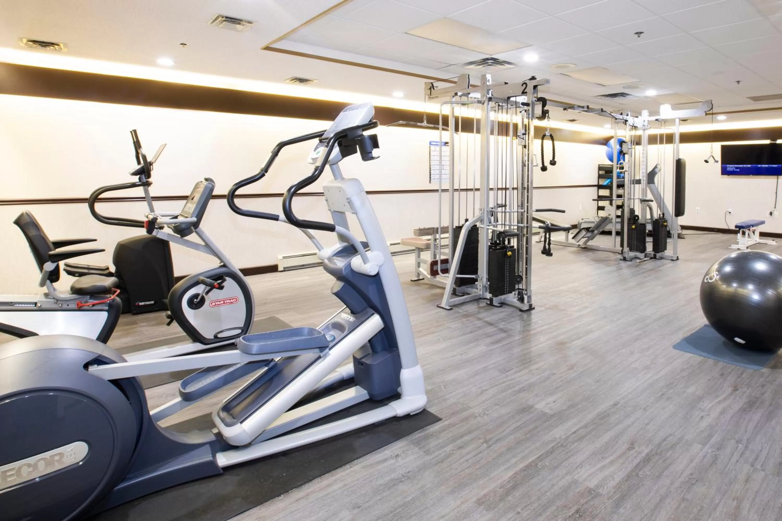 Fitness centre/facilities in Tower Inn & Suites