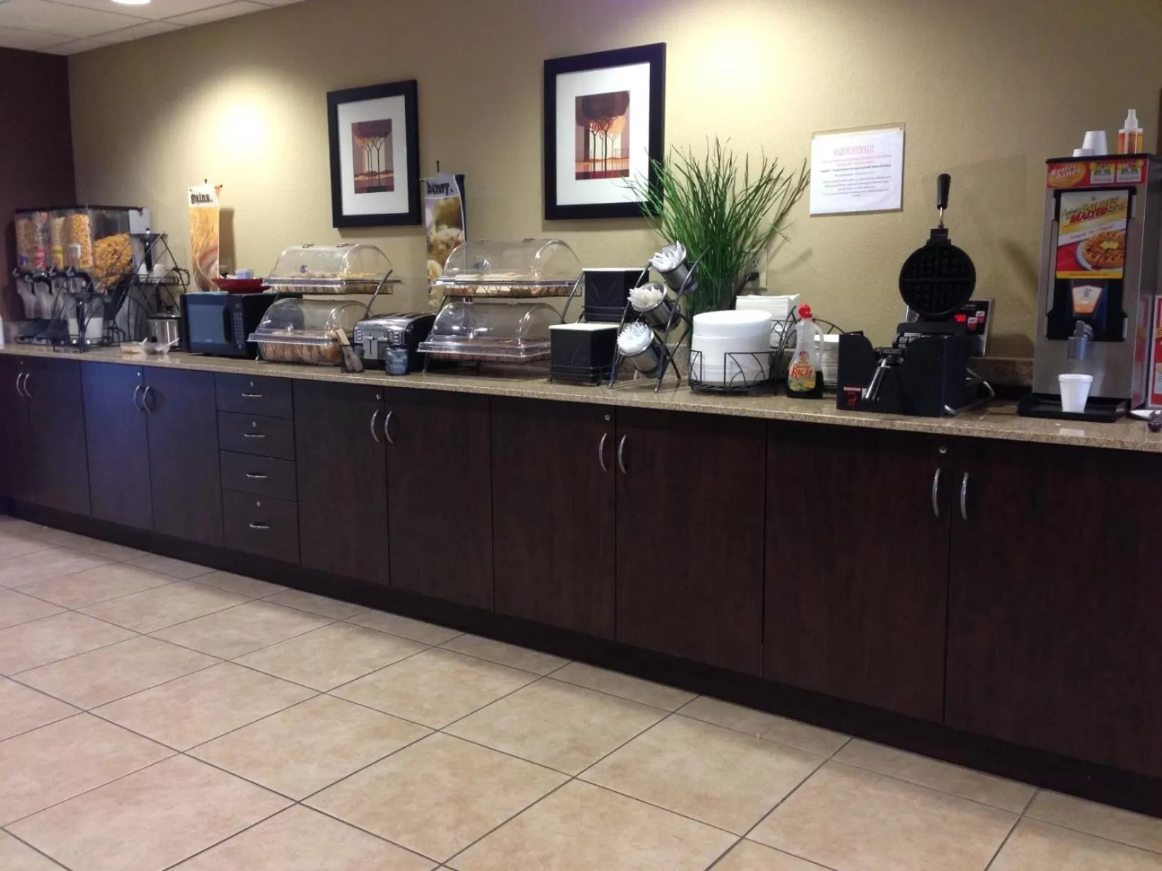 Restaurant/places to eat in Microtel Inn & Suites by Wyndham Harrisonburg