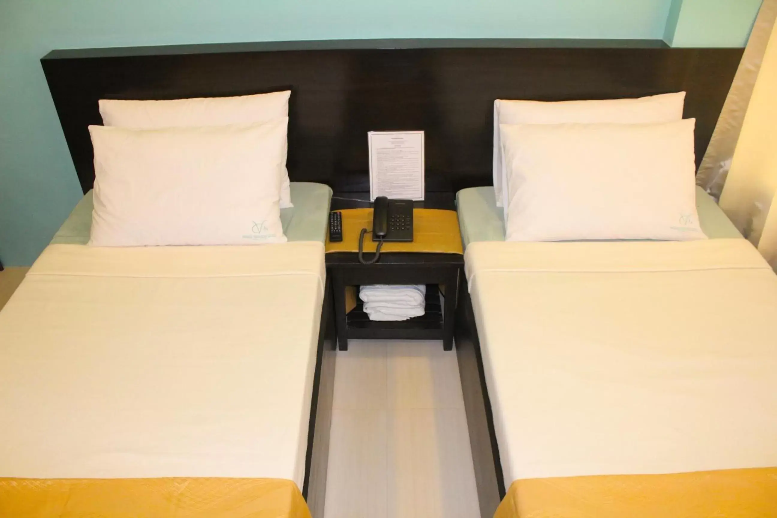 Bedroom, Bed in Coron Visitors Hotel