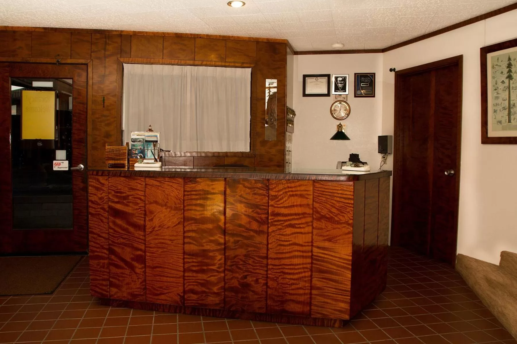 Lobby or reception in Curly Redwood Lodge
