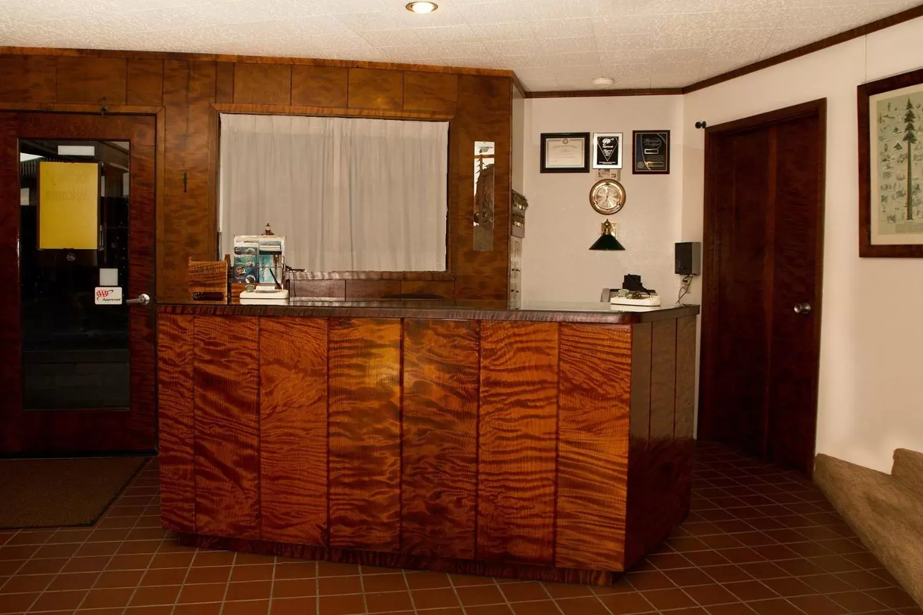 Lobby or reception, Lobby/Reception in Curly Redwood Lodge