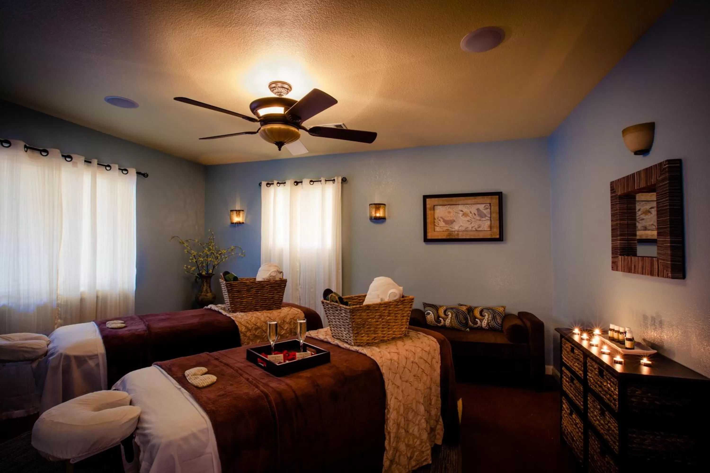 Spa and wellness centre/facilities, Bed in Mount Shasta Resort