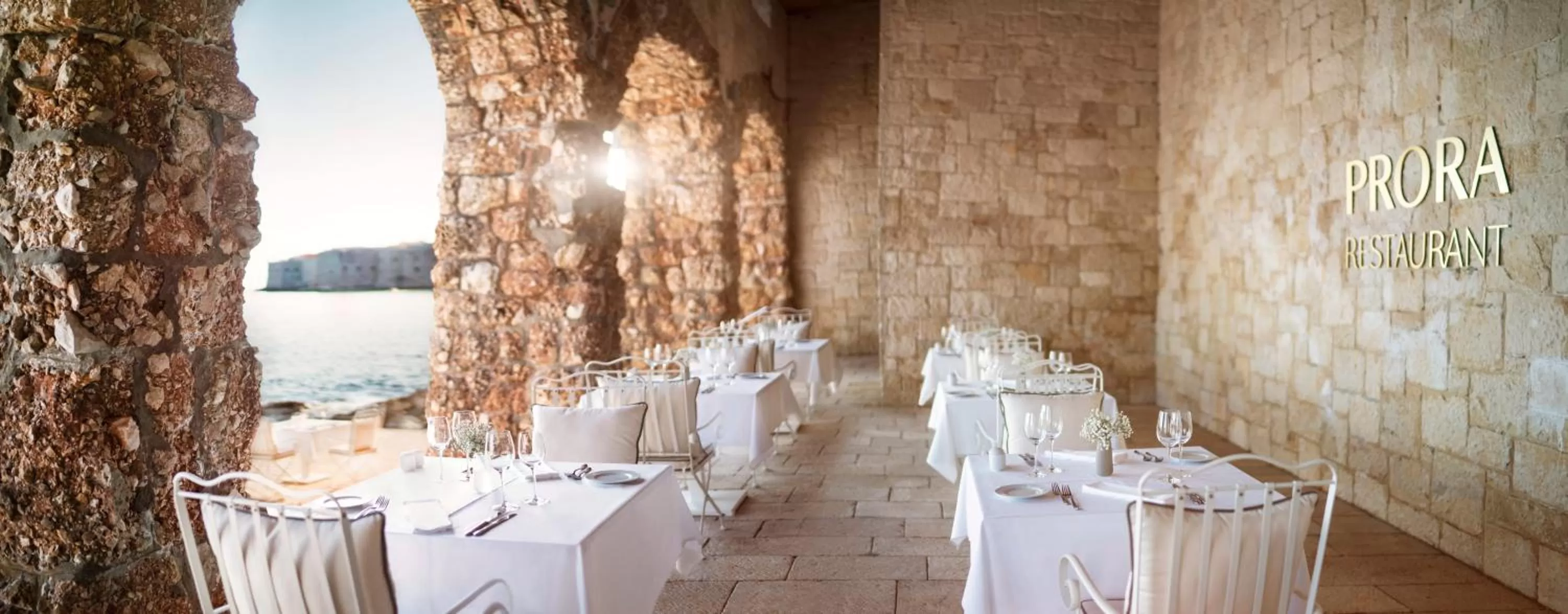 Restaurant/places to eat in Hotel Excelsior