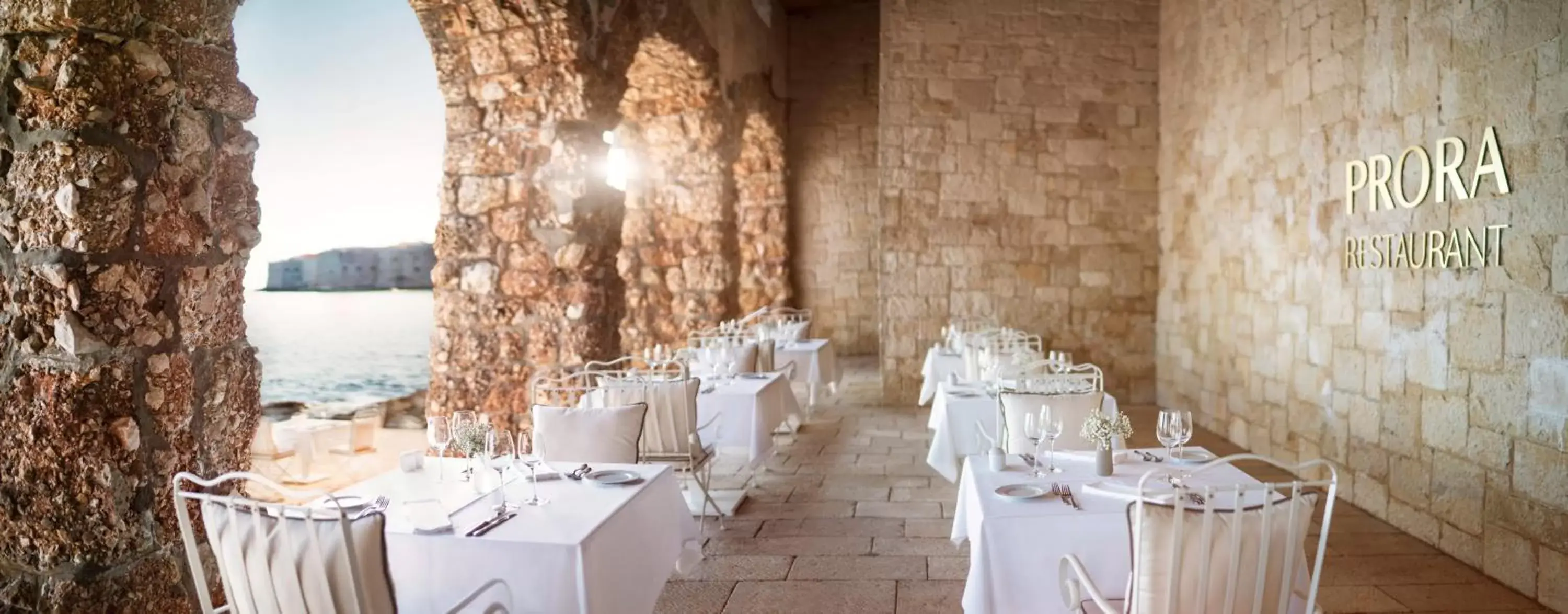 Restaurant/places to eat in Hotel Excelsior Restaurant/places to eat in Hotel Excelsior