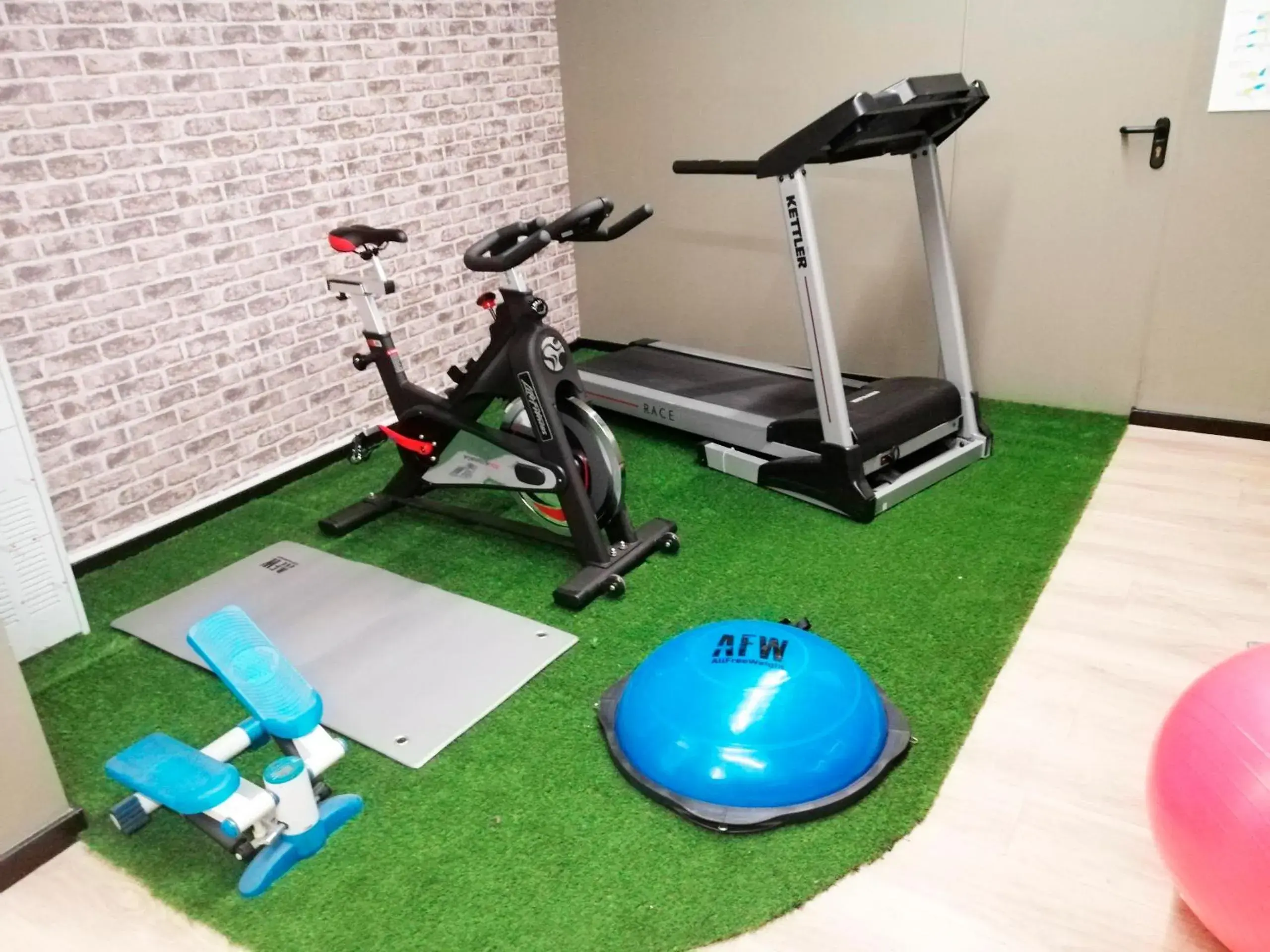 Fitness centre/facilities in Hotel Bed4U Pamplona Fitness centre/facilities in Hotel Bed4U Pamplona