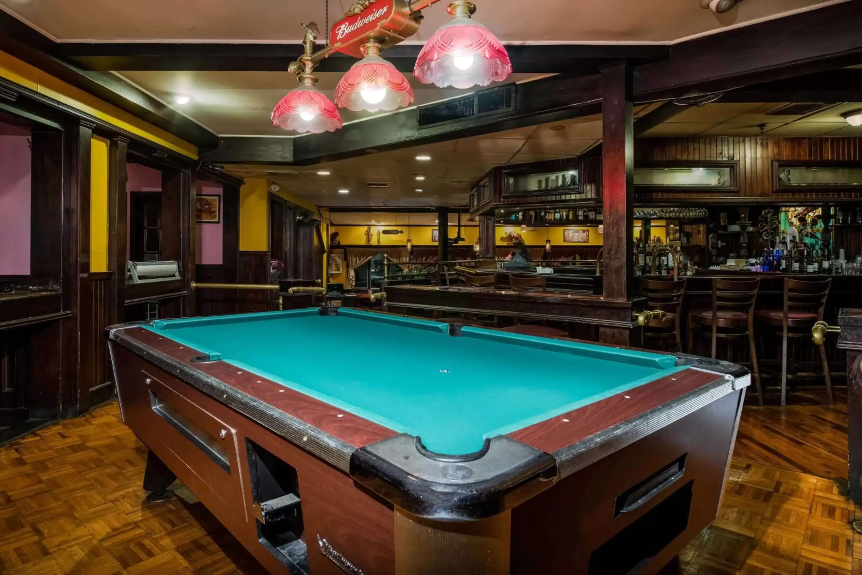 Lounge or bar, Billiards in Ramada by Wyndham Groton