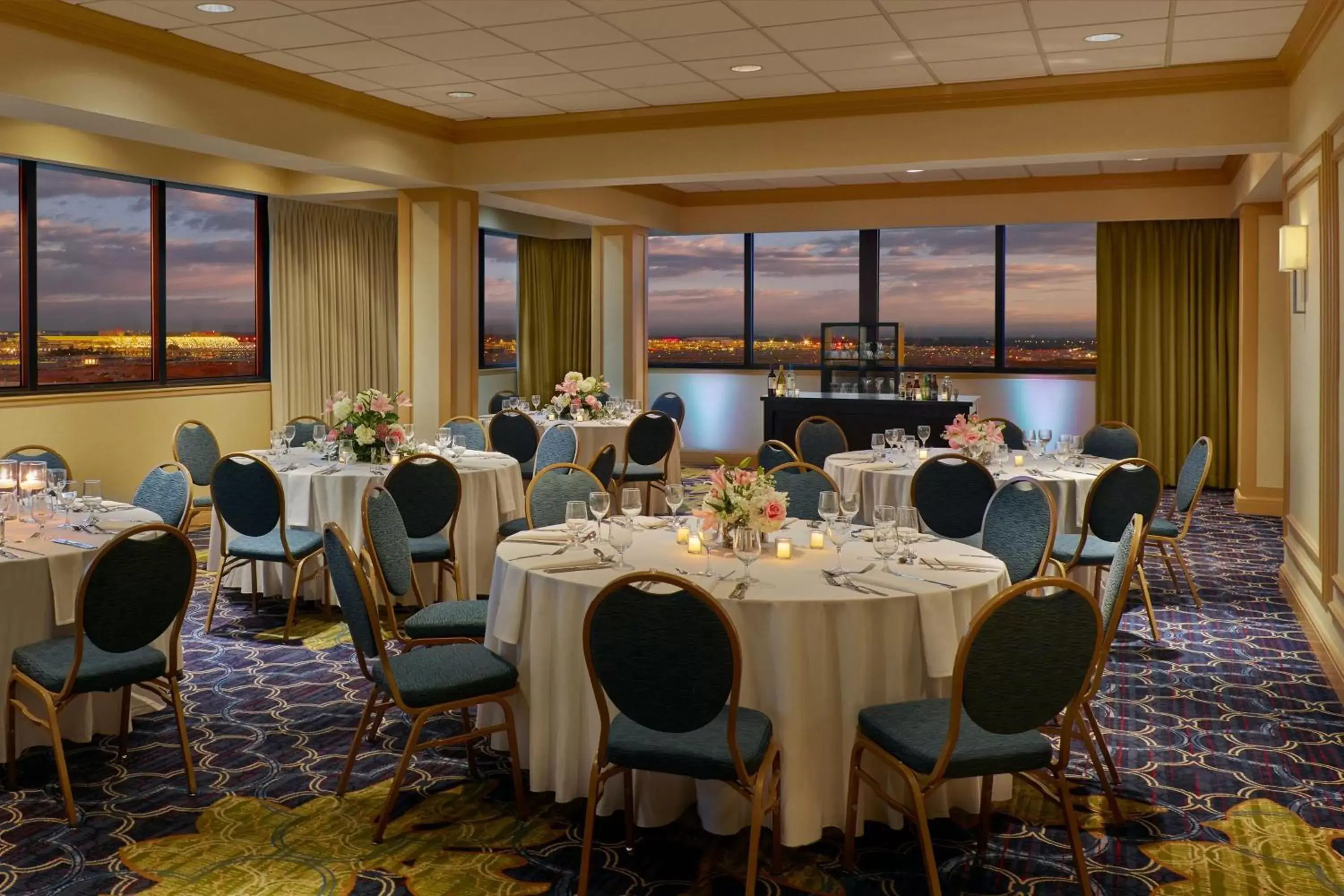 Restaurant/places to eat, Banquet Facilities in Atlanta Airport Marriott