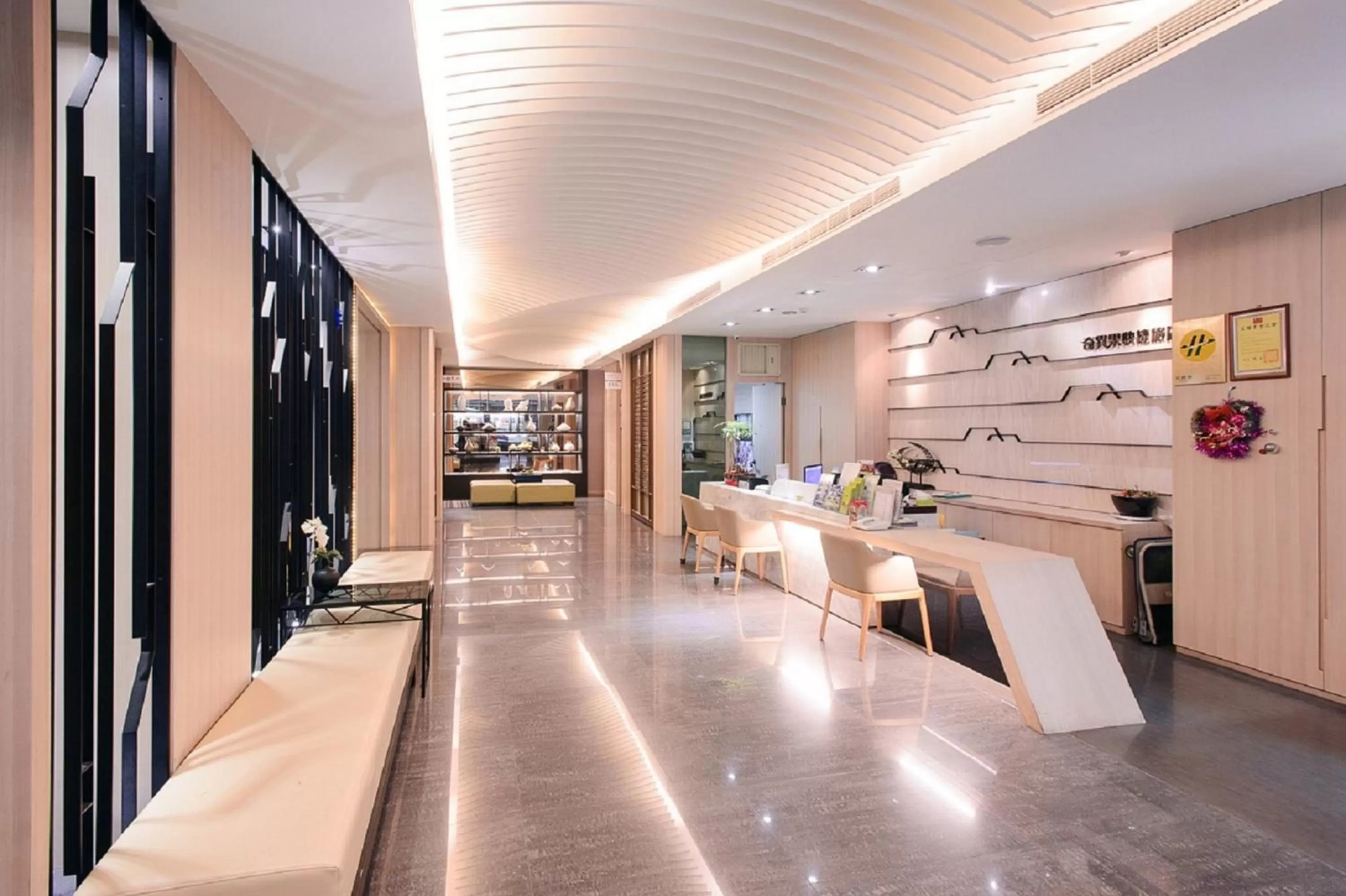 Lobby or reception in Kiwi Express Hotel - Kaohsiung Station