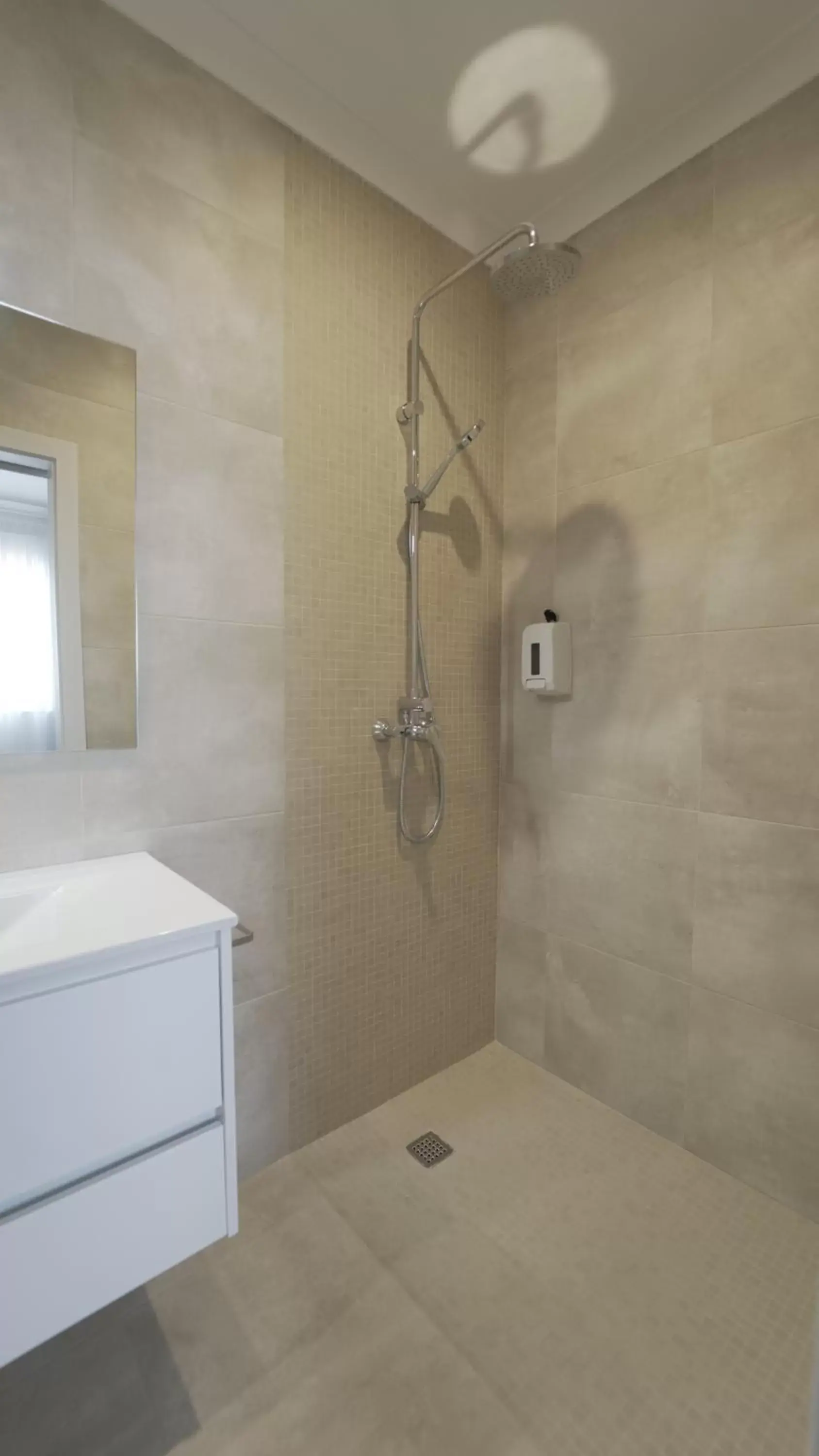 Shower, Bathroom in Vila Milreu Guest House